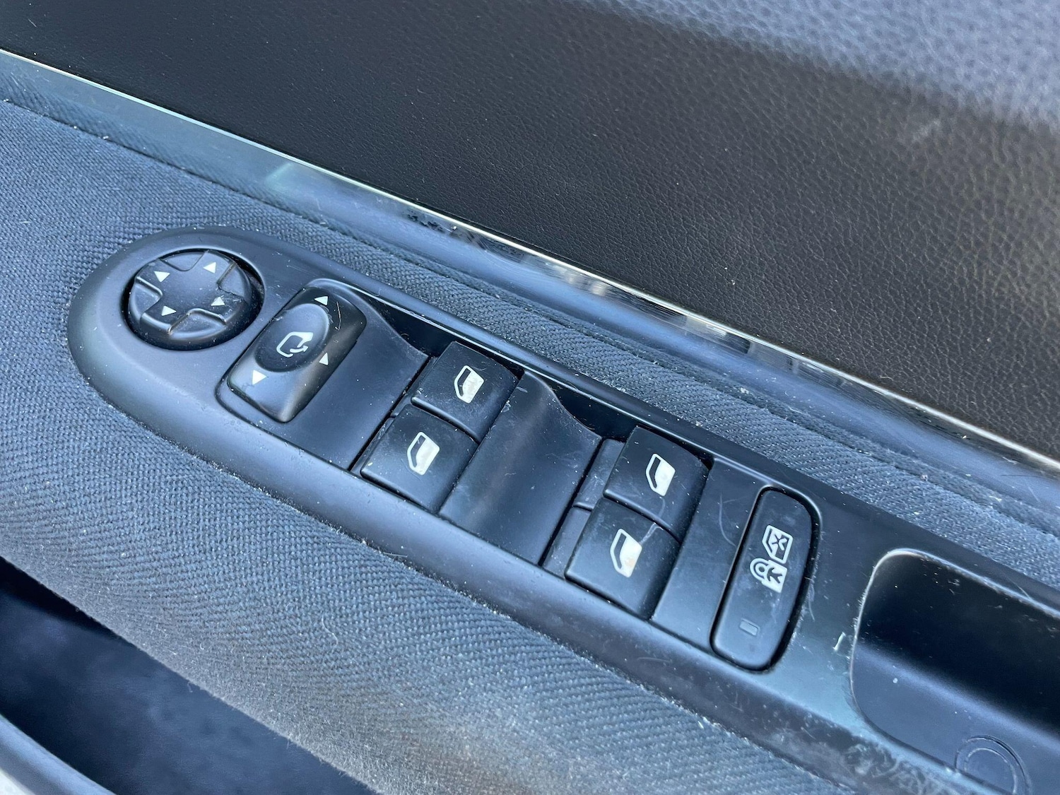 Used Peugeot 3008 2014 for sale - 77939513: Photo 41