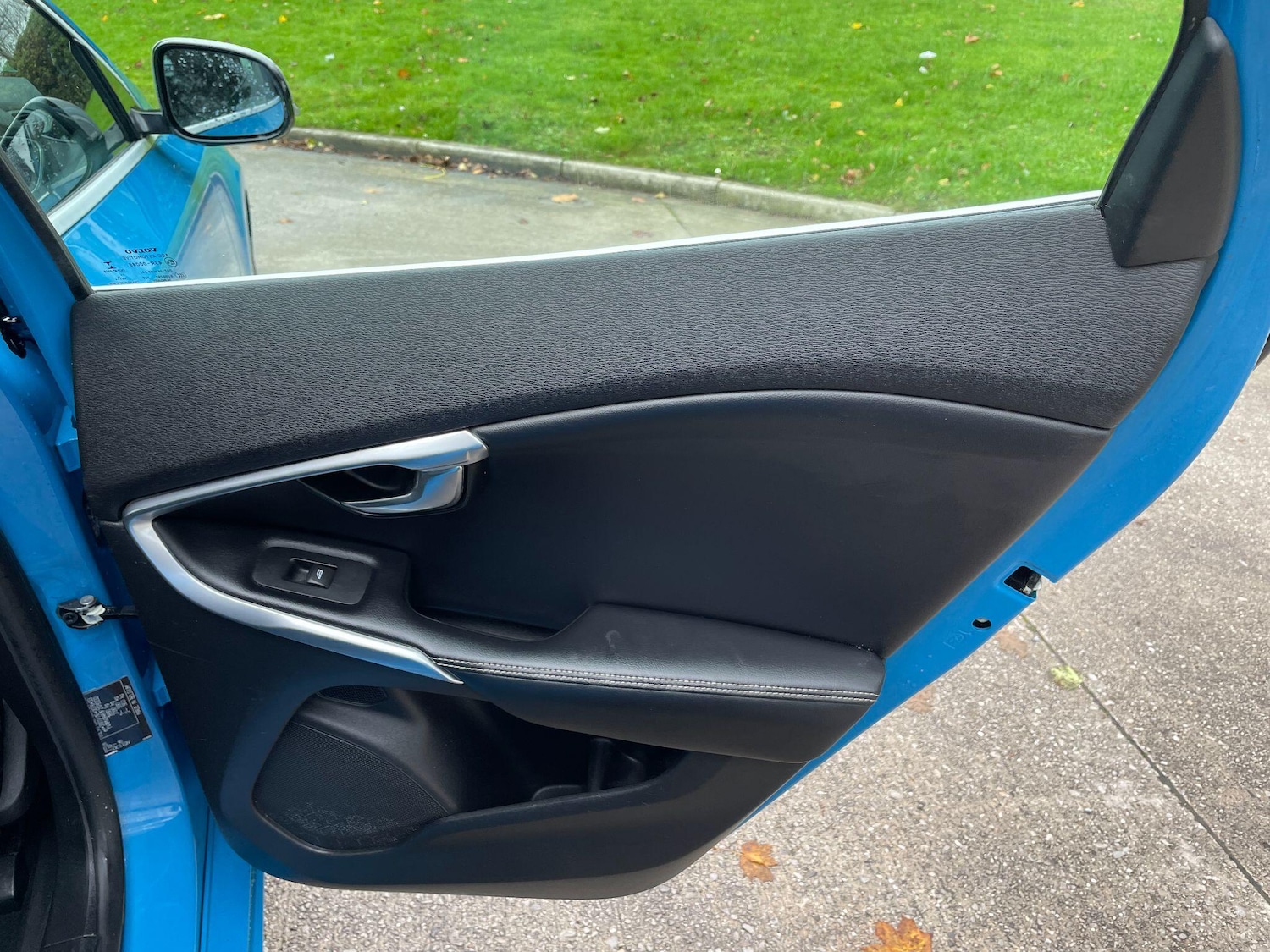 Used Volvo V40 2014 for sale - 77174835: Photo 32