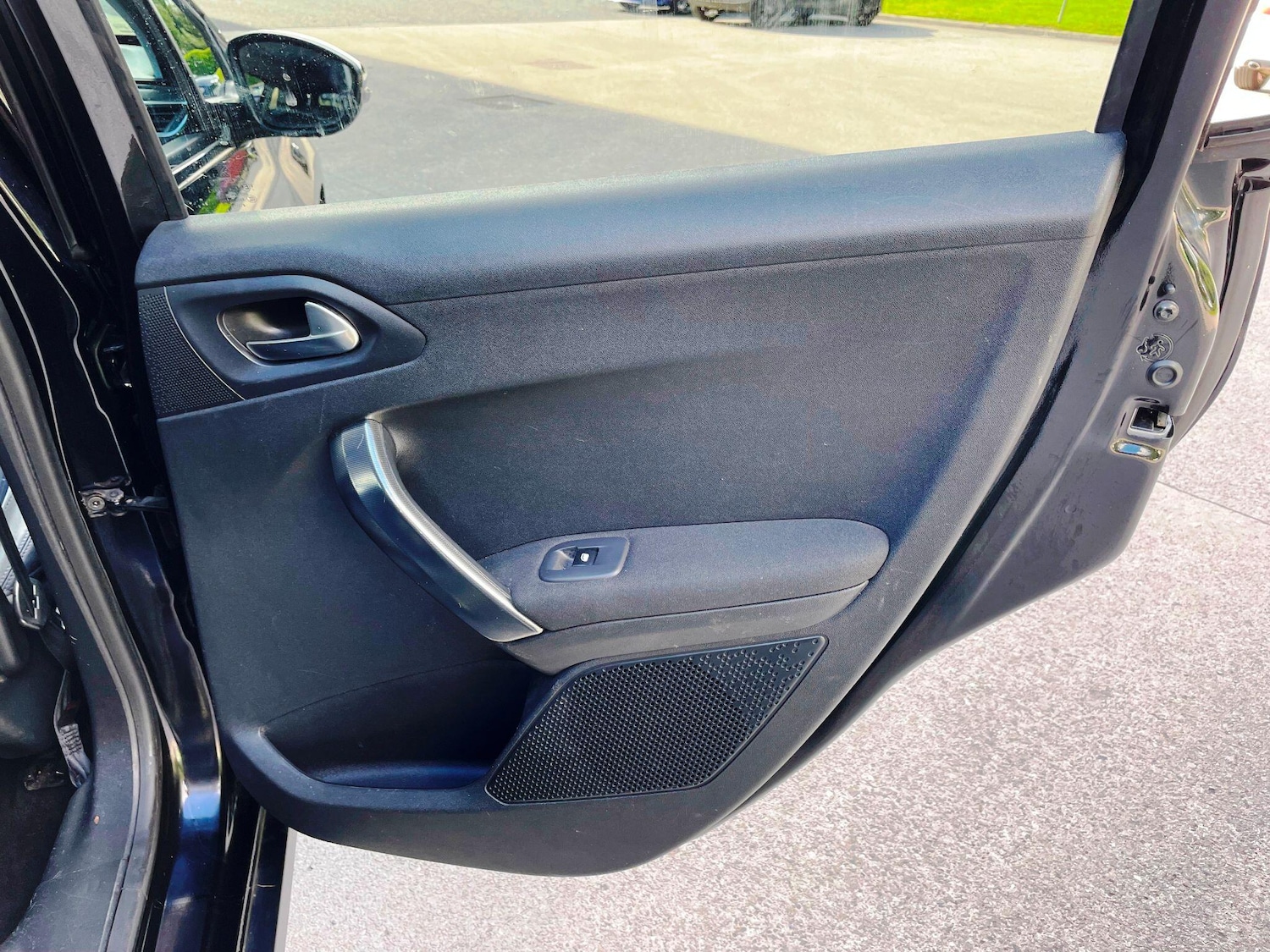 Used Peugeot 2008 2014 for sale - 77314987: Photo 32