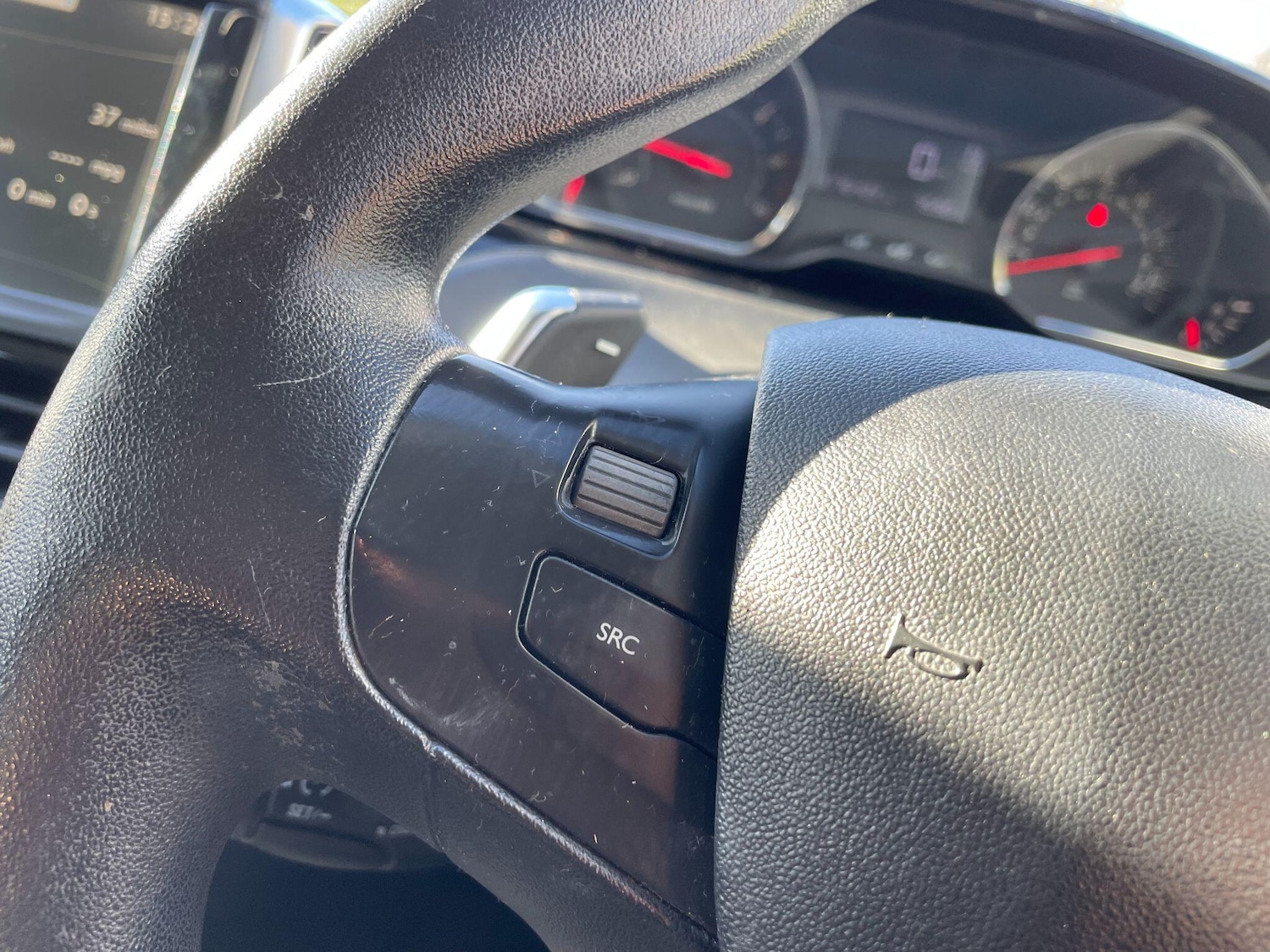 Used Peugeot 208 2013 for sale - 77892583: Photo 21