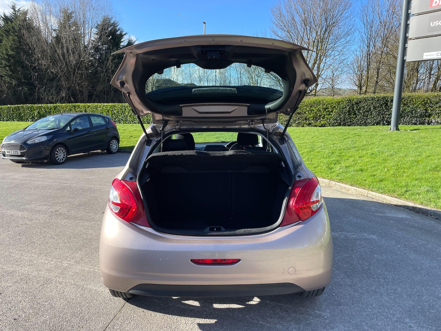 Used Peugeot 208 2013 for sale - 77892583: Photo 37