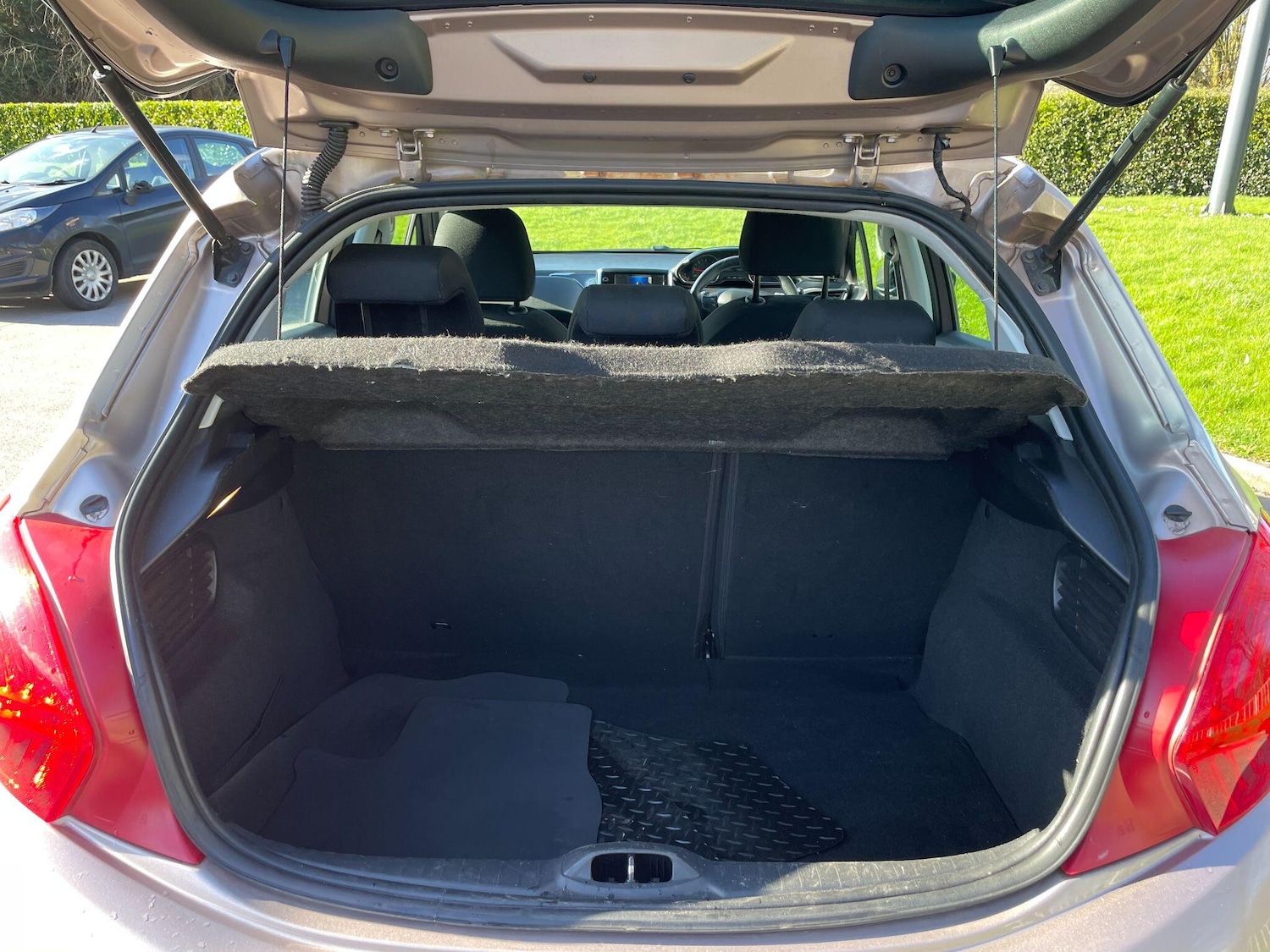 Used Peugeot 208 2013 for sale - 77892583: Photo 38