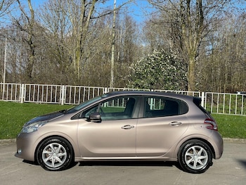 Used Peugeot 208 2013 for sale - 77892583: Photo