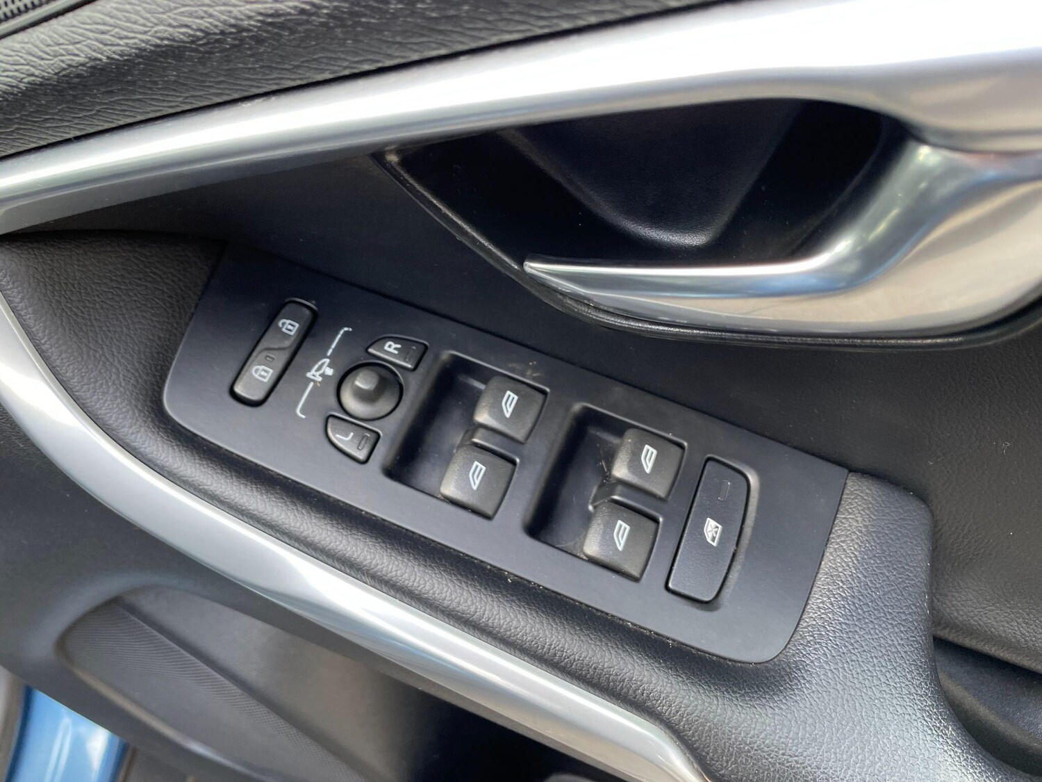 Used Volvo V40 Cross Country for sale - 77852714: Photo 21