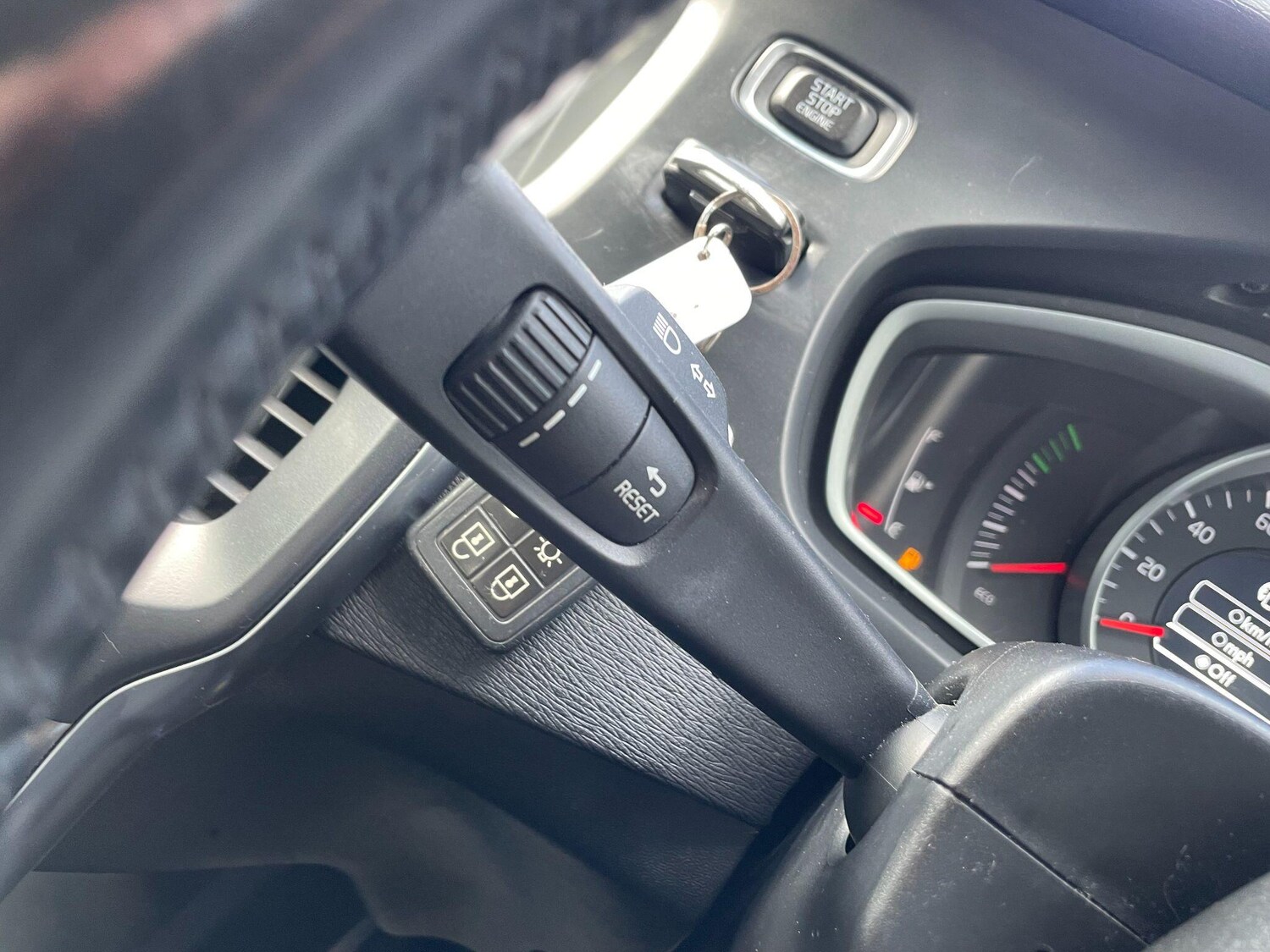 Used Volvo V40 Cross Country for sale - 77852714: Photo 23