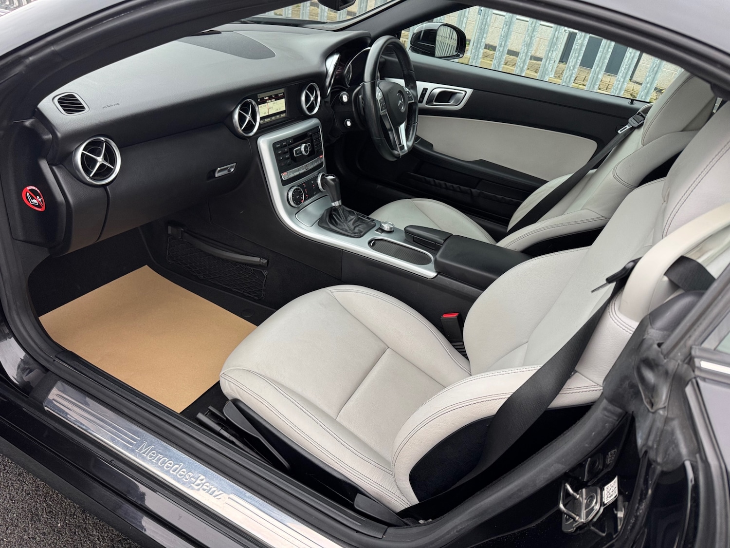 Used Mercedes-Benz SLK 2015 for sale - 76940436: Photo 10