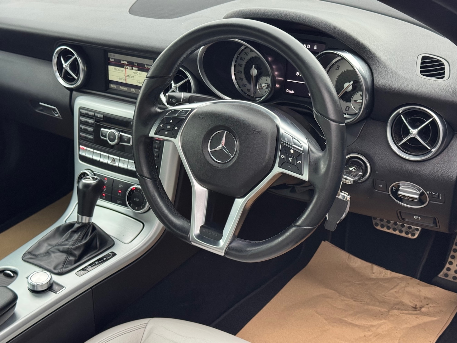 Used Mercedes-Benz SLK 2015 for sale - 76940436: Photo 11