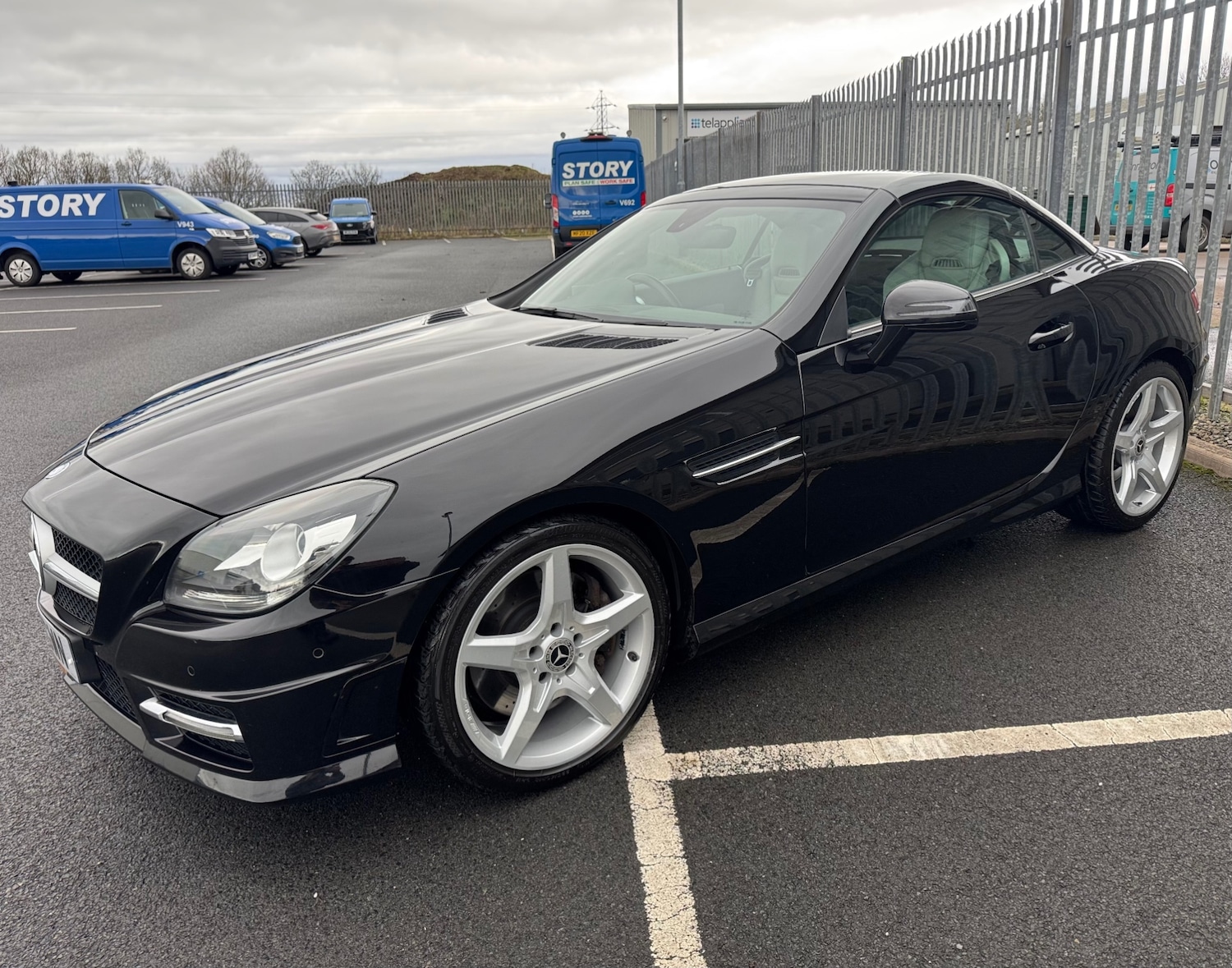 Used Mercedes-Benz SLK 2015 for sale - 76940436: Photo 2