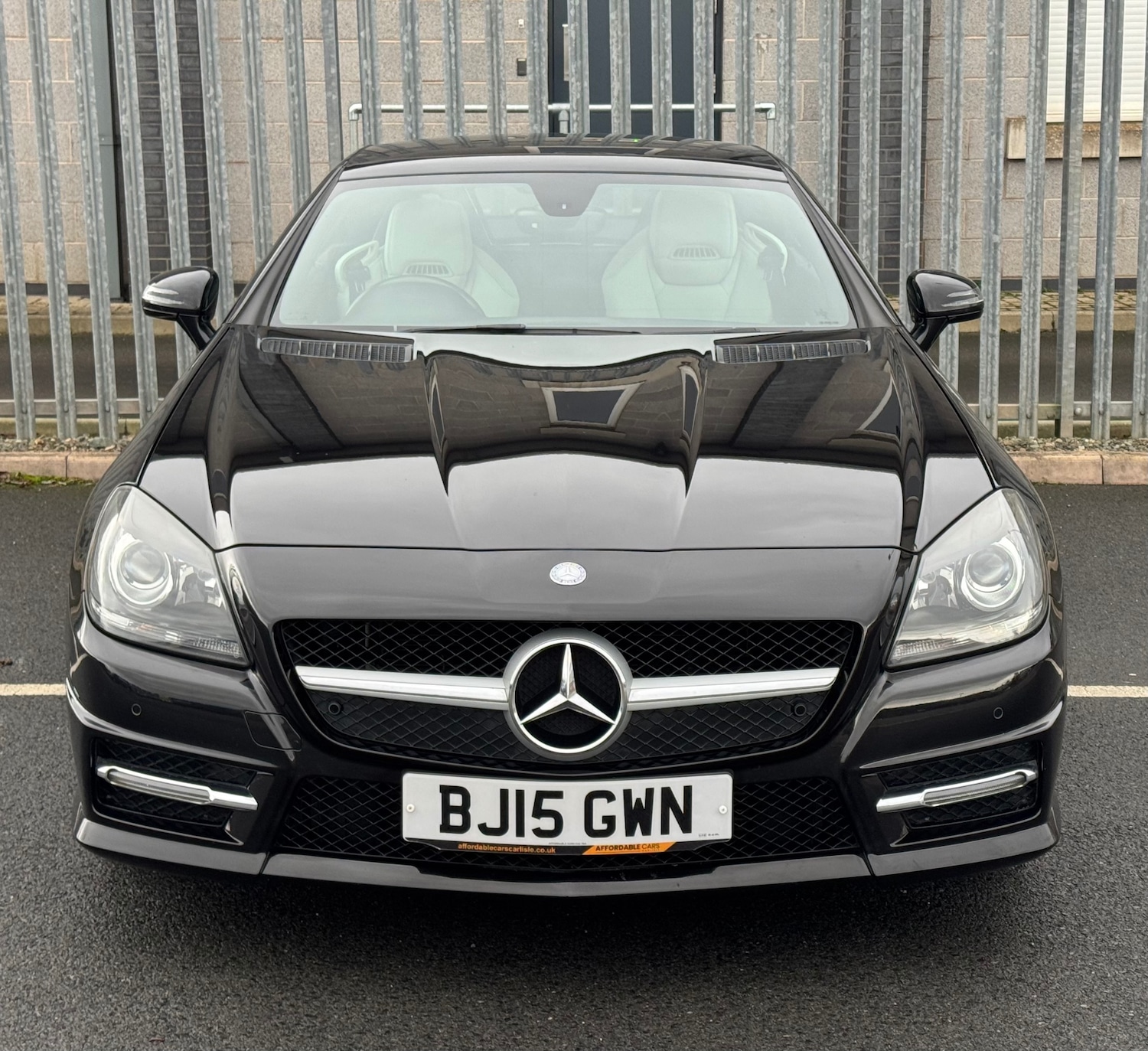 Used Mercedes-Benz SLK 2015 for sale - 76940436: Photo 3