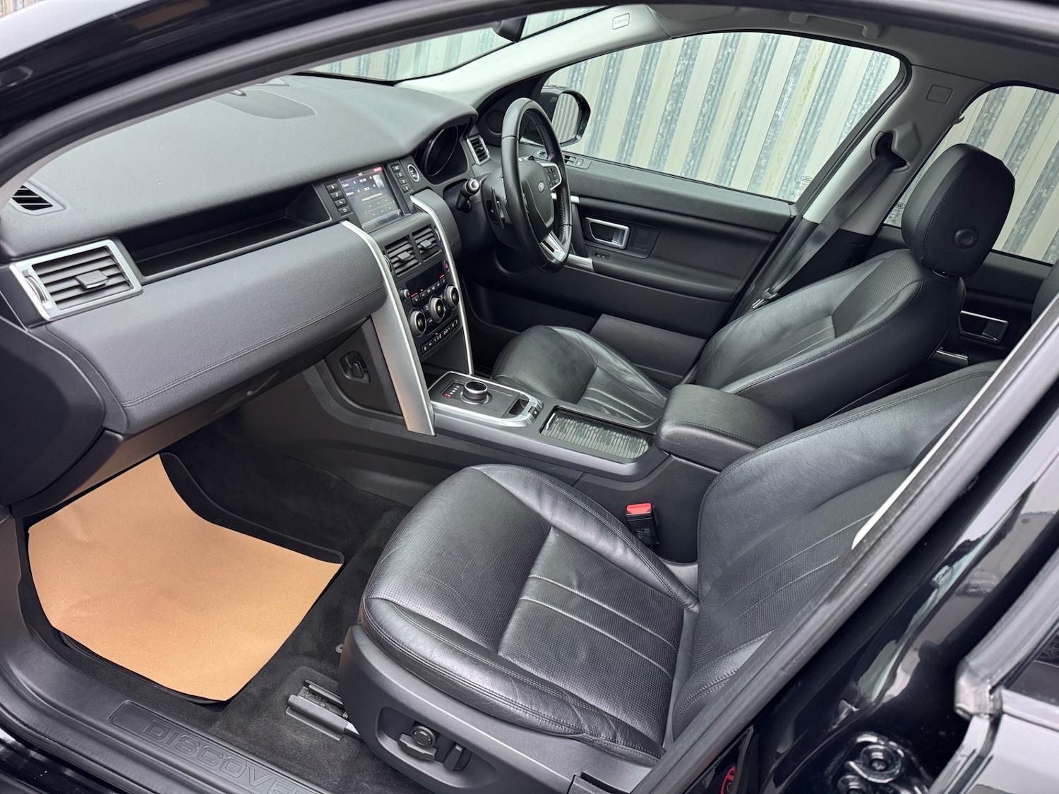 Used Land Rover Discovery Sport 2017 for sale - 76963010: Photo 10