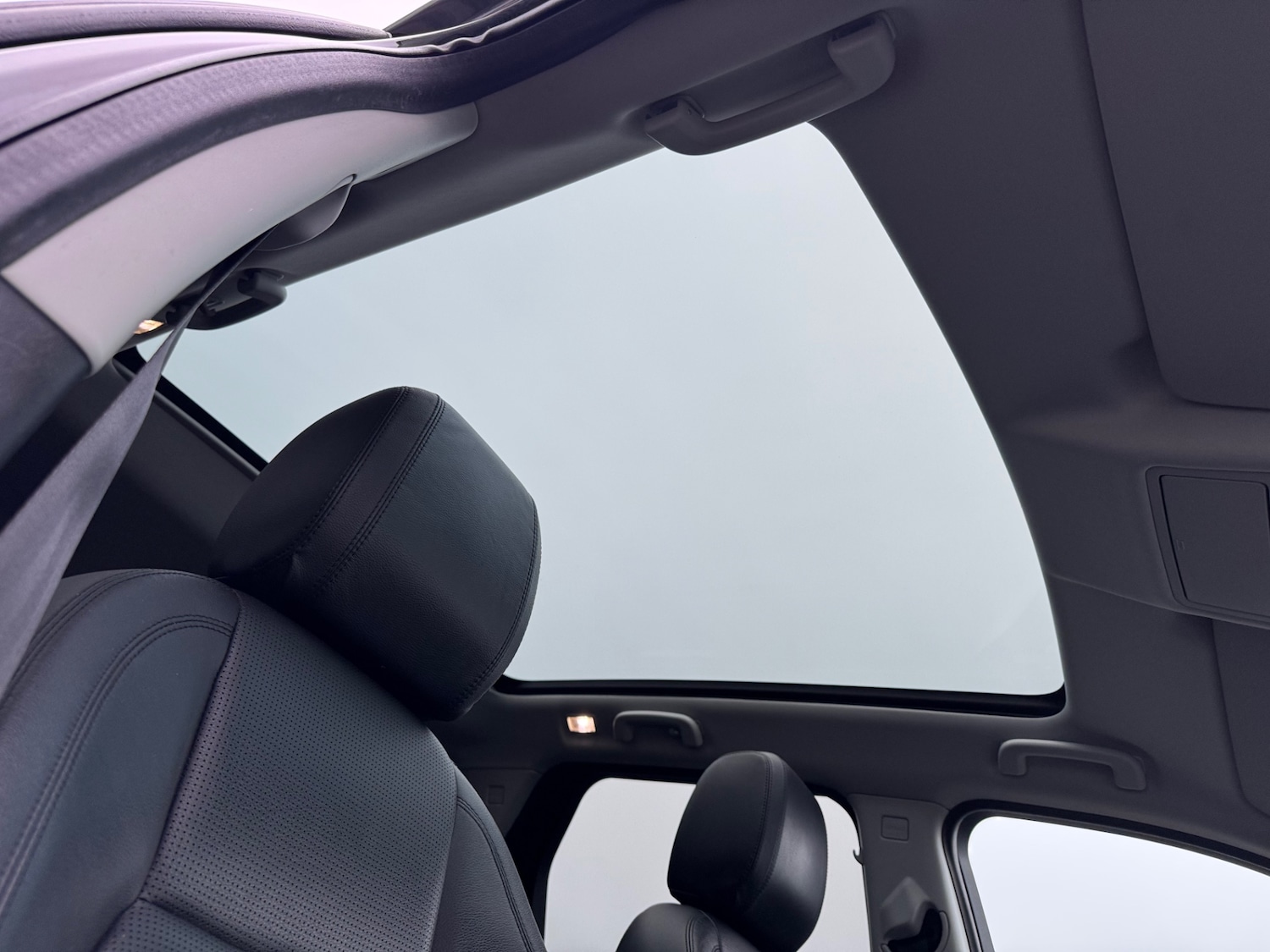 Used Land Rover Discovery Sport 2017 for sale - 76963010: Photo 16