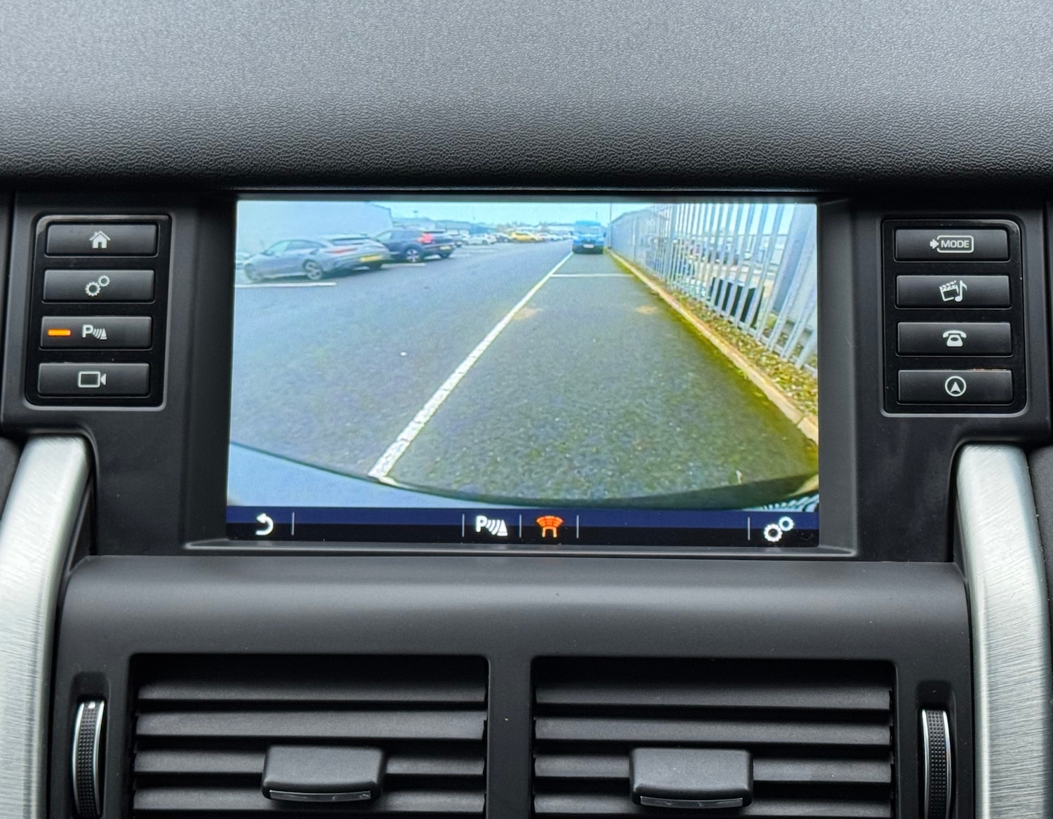 Used Land Rover Discovery Sport 2017 for sale - 76963010: Photo 20