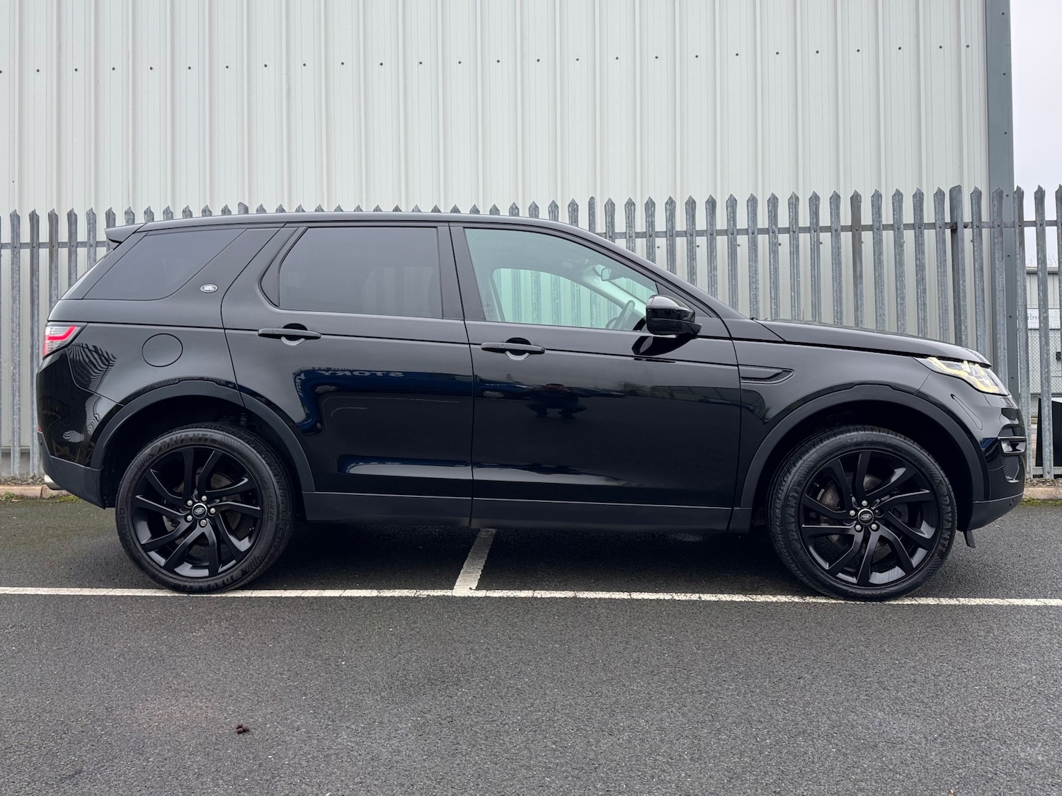 Used Land Rover Discovery Sport 2017 for sale - 76963010: Photo 7