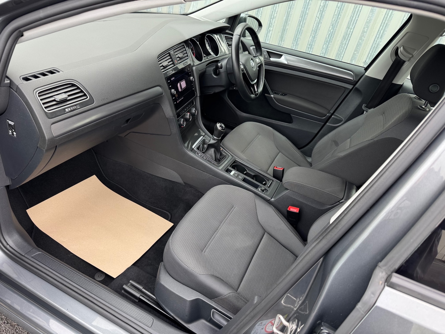 Used Volkswagen Golf 2017 for sale - 76172554: Photo 10