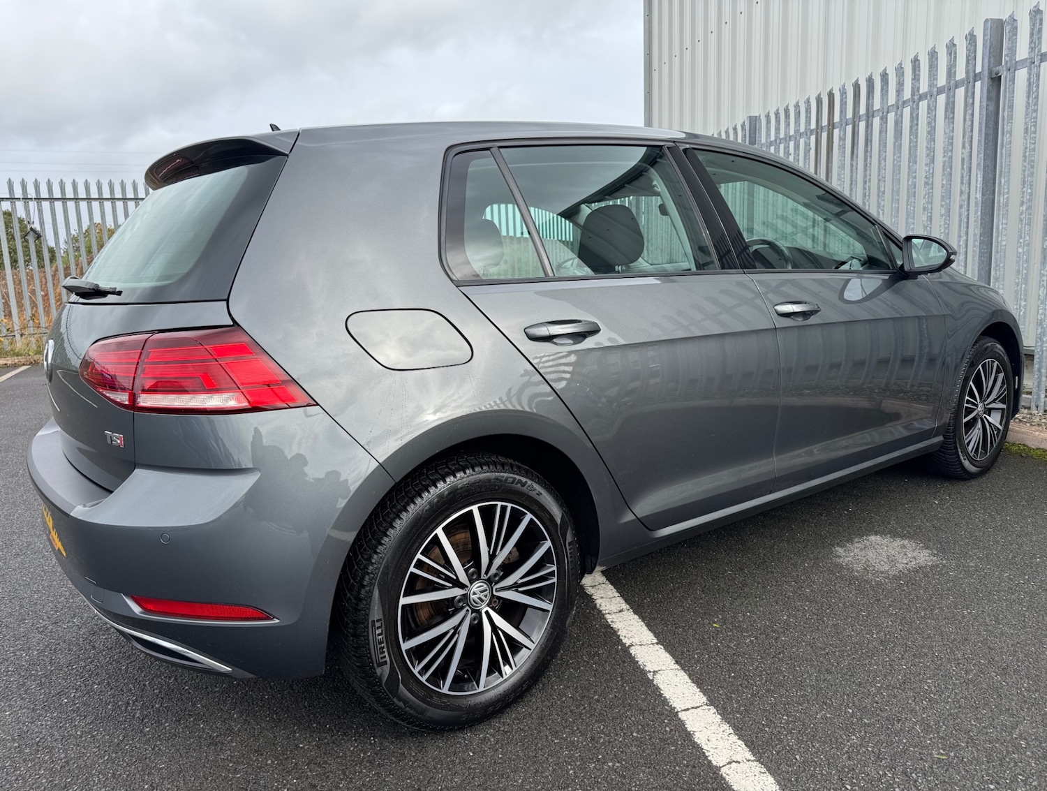 Used Volkswagen Golf 2017 for sale - 76172554: Photo 5