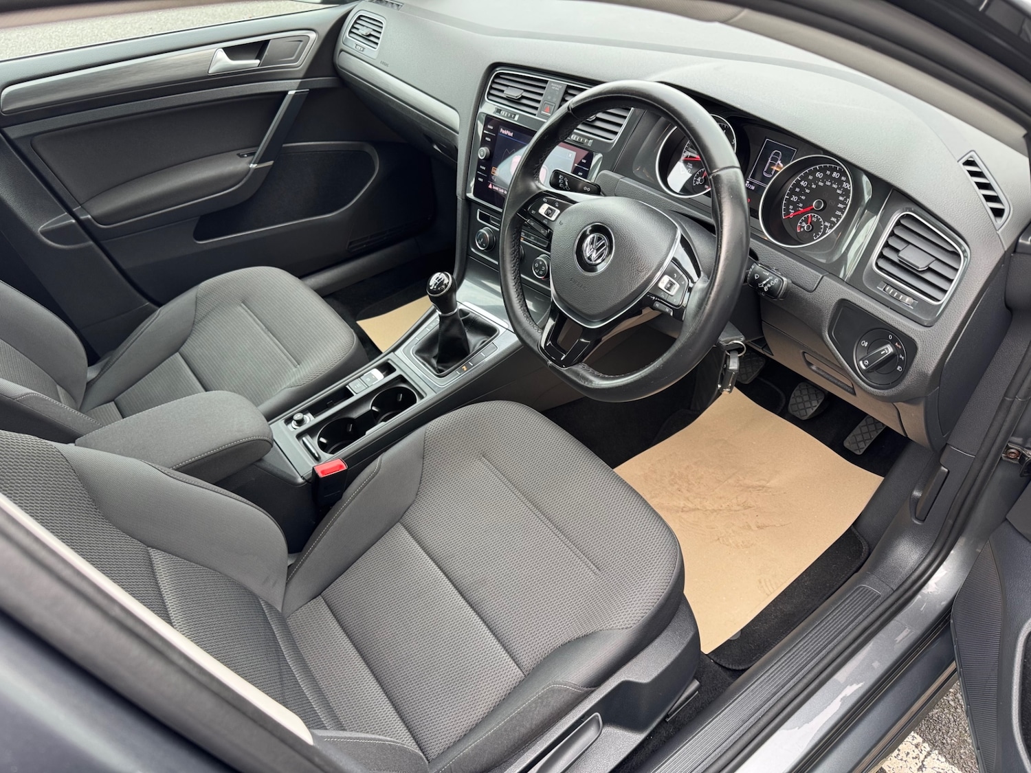 Used Volkswagen Golf 2017 for sale - 76172554: Photo 9