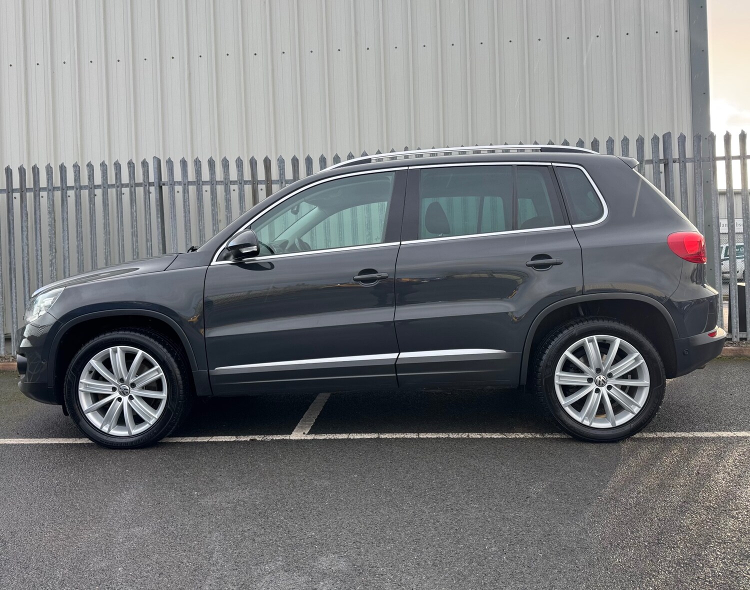 Used Volkswagen Tiguan 2016 for sale - 76799001: Photo 8