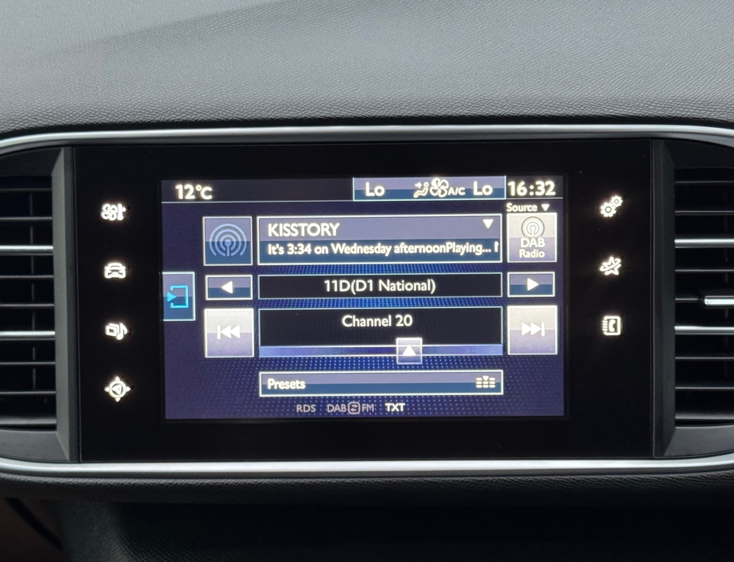 Used Peugeot 308 2017 for sale - 76559616: Photo 15