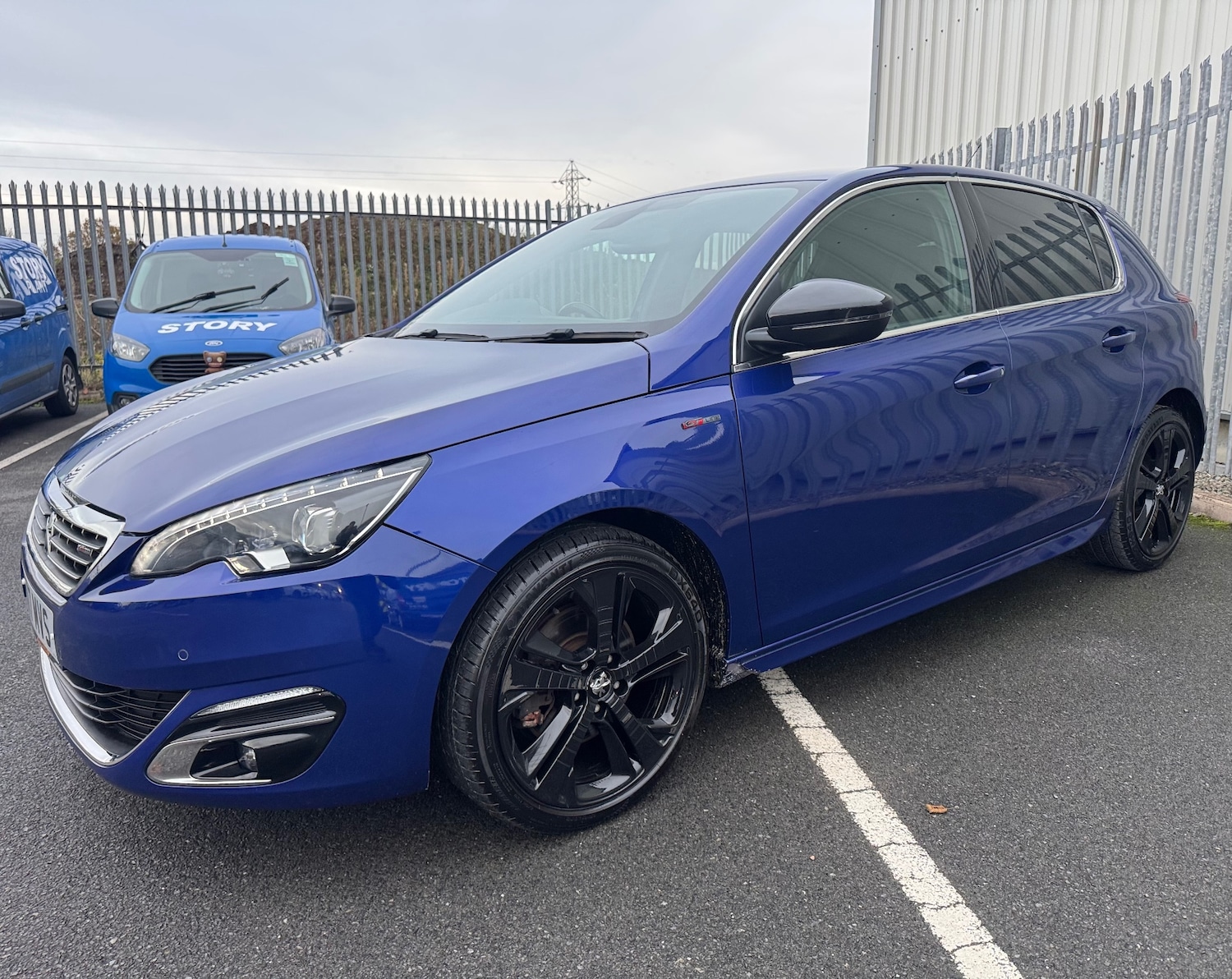 Used Peugeot 308 2017 for sale - 76559616: Photo 2