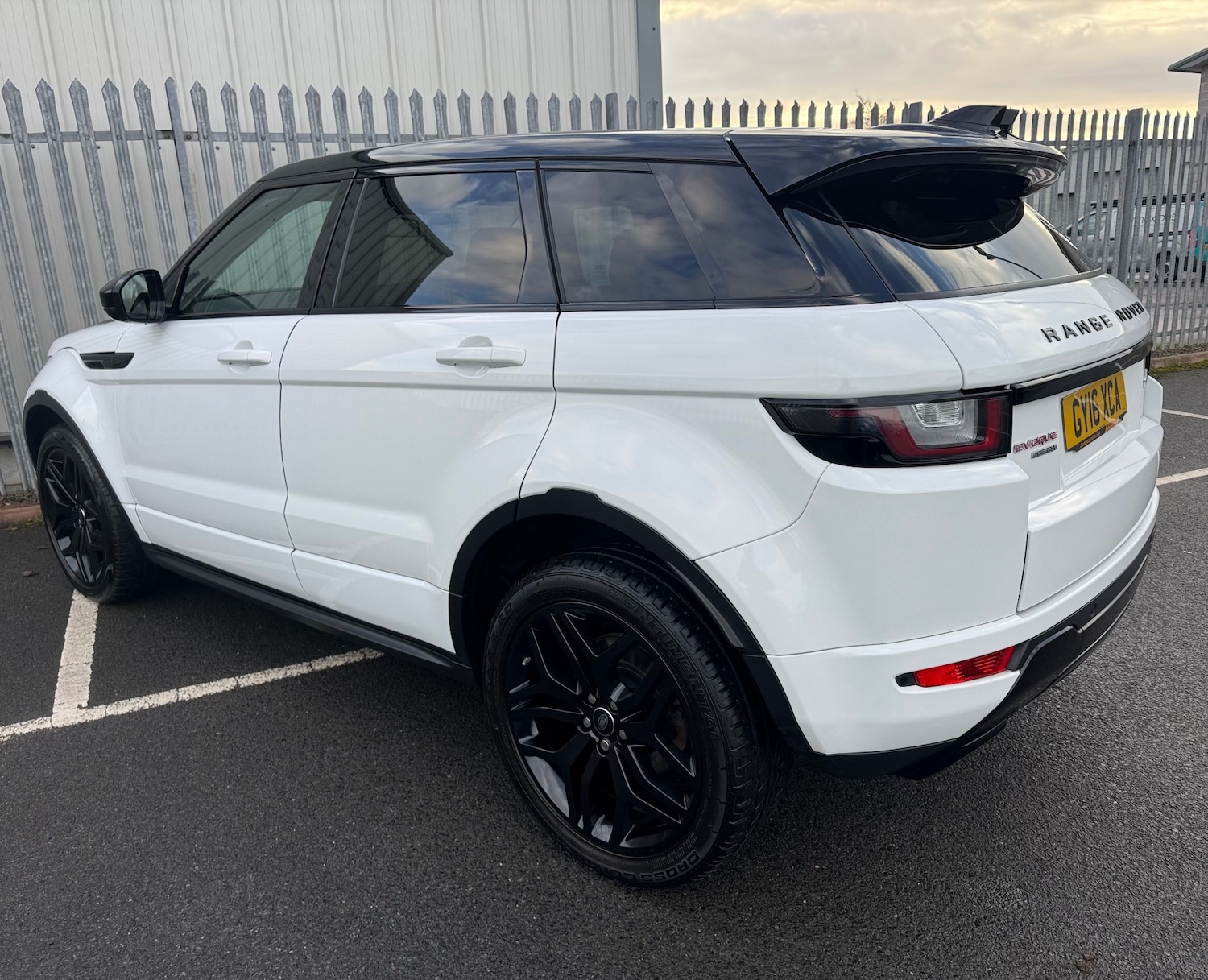 Used Land Rover Range Rover Evoque 2016 for sale - 77277084: Photo 4