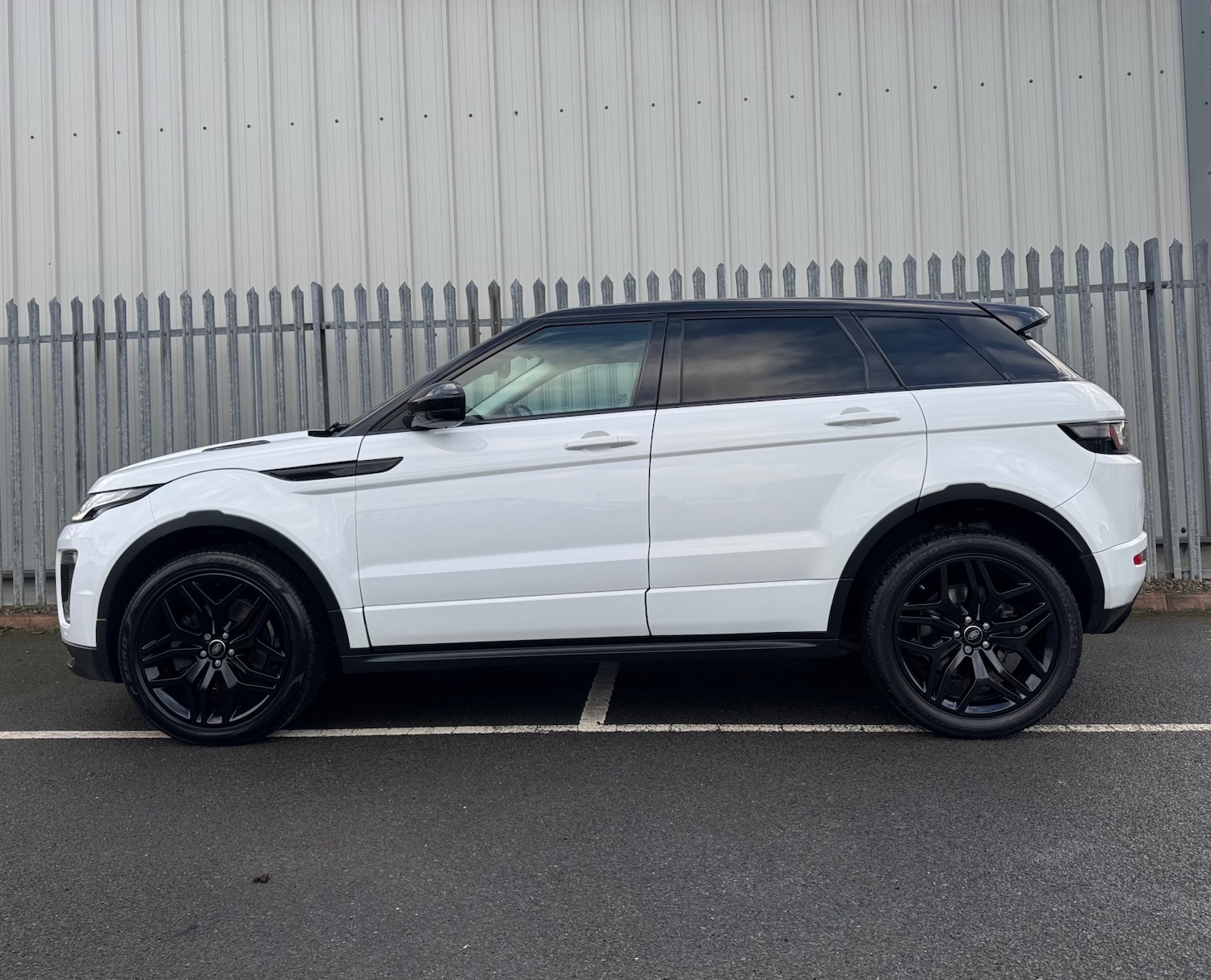 Used Land Rover Range Rover Evoque 2016 for sale - 77277084: Photo 8