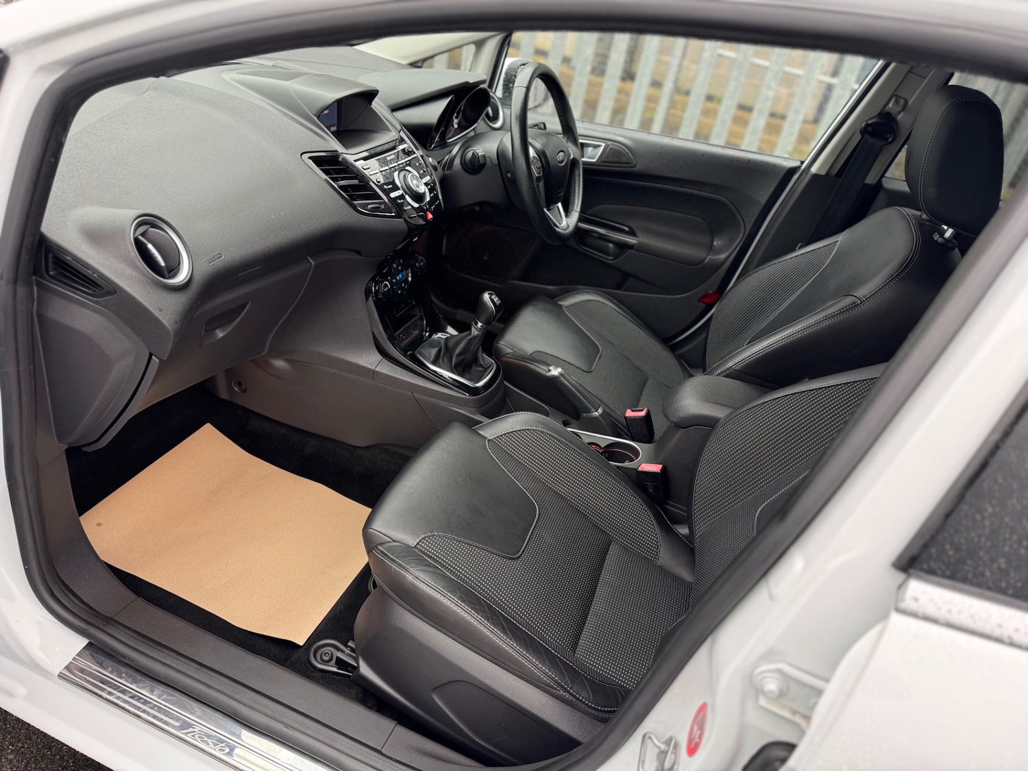 Used Ford Fiesta 2015 for sale - 78060788: Photo 10