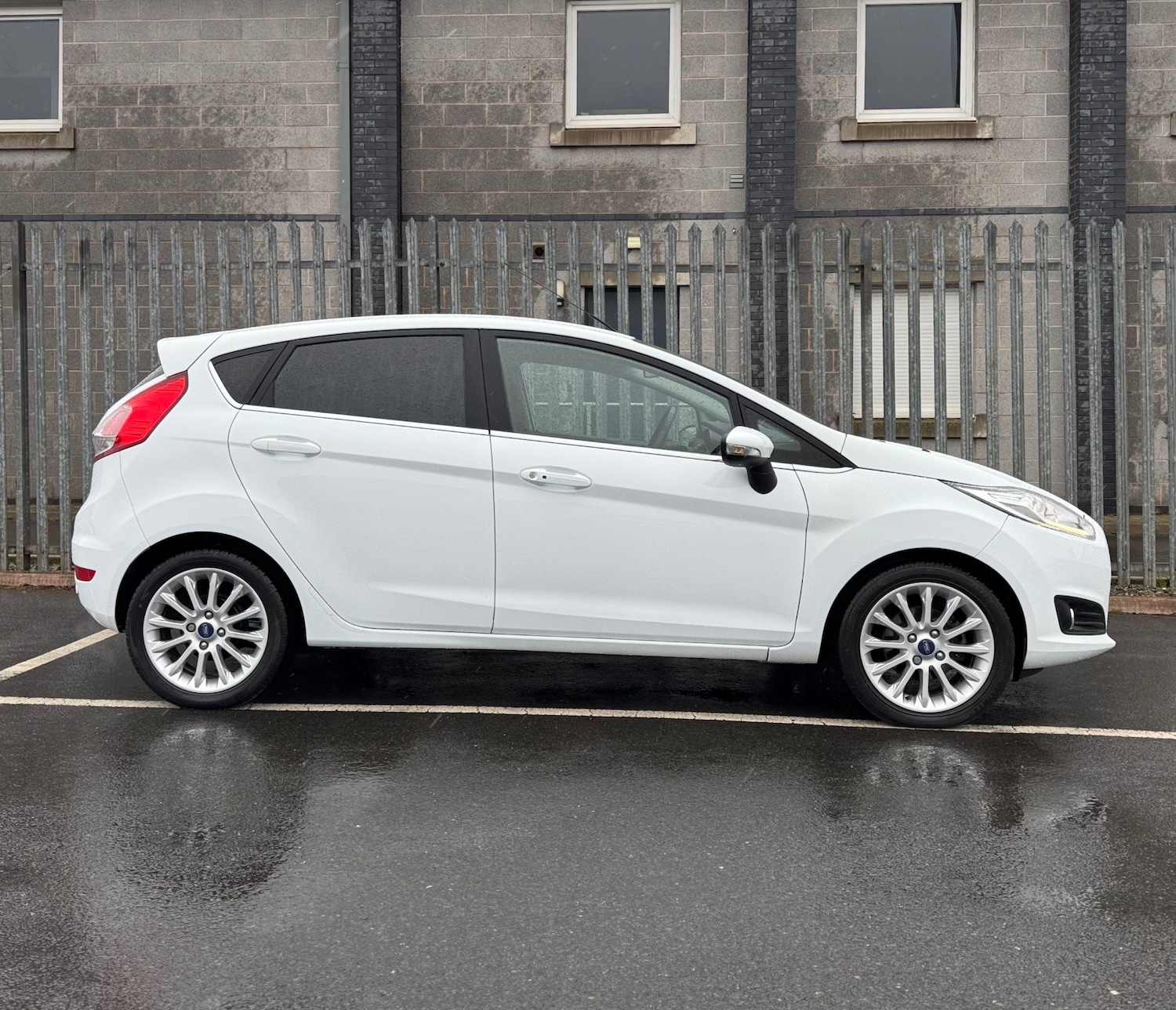 Used Ford Fiesta 2015 for sale - 78060788: Photo 7