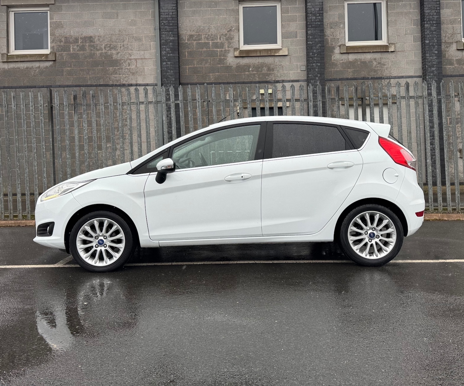 Used Ford Fiesta 2015 for sale - 78060788: Photo 8