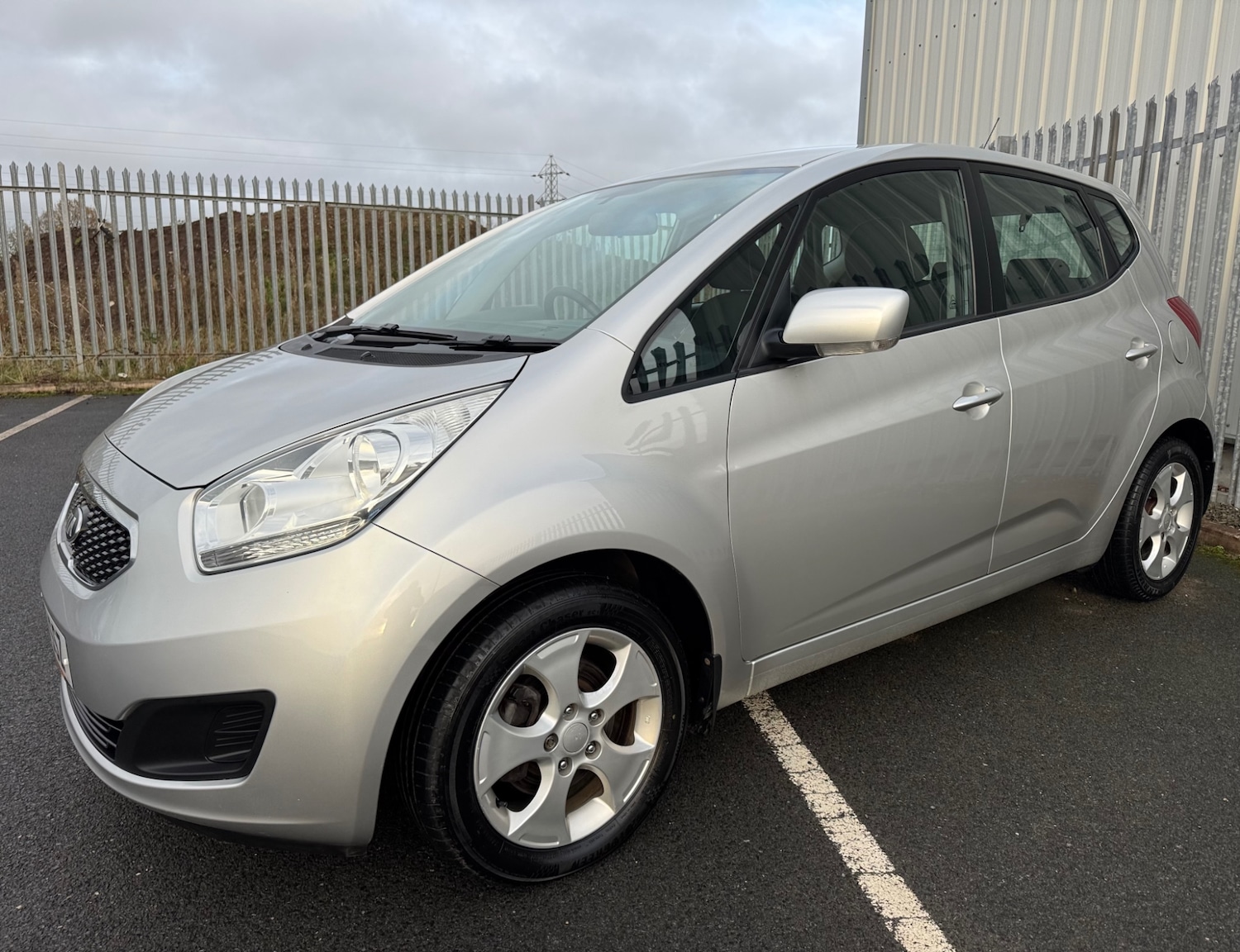 Used Kia Venga 2013 for sale - 76664564: Photo 2