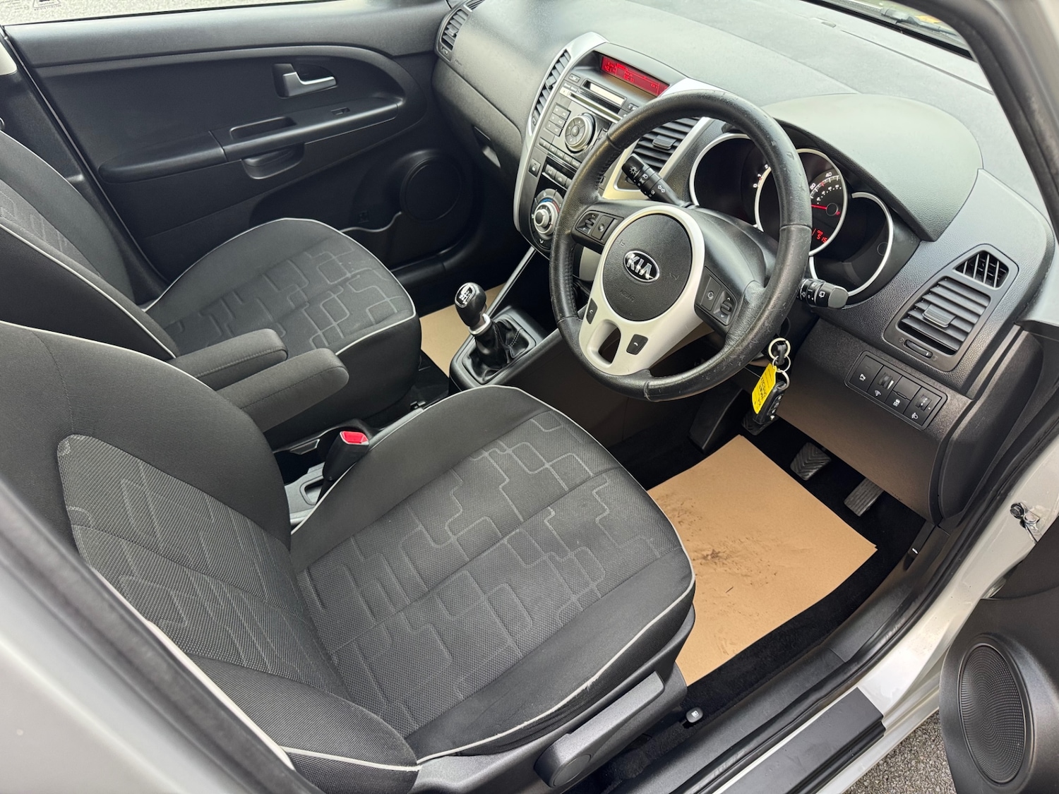 Used Kia Venga 2013 for sale - 76664564: Photo 9