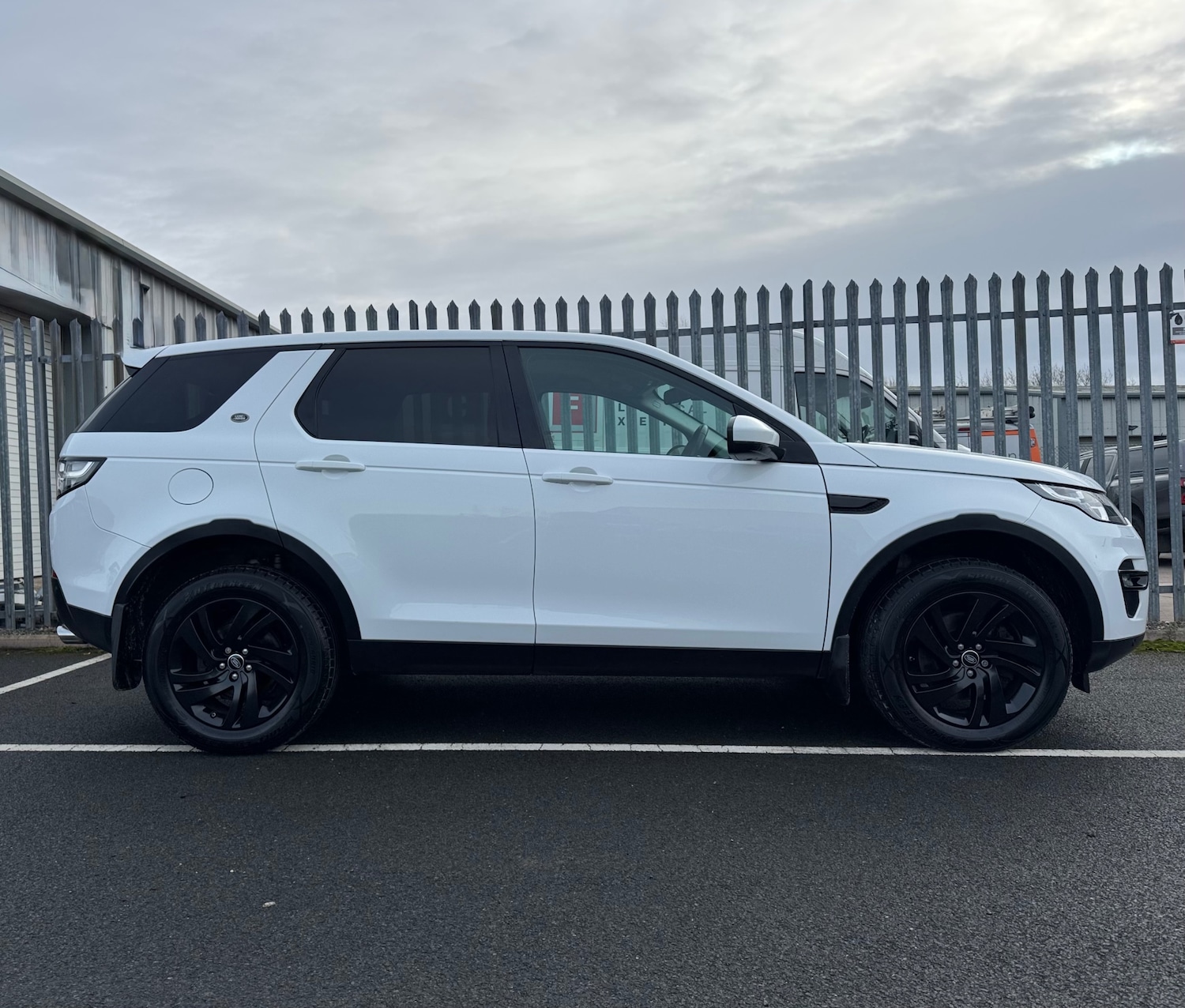 Used Land Rover Discovery Sport 2015 for sale - 77547737: Photo 7