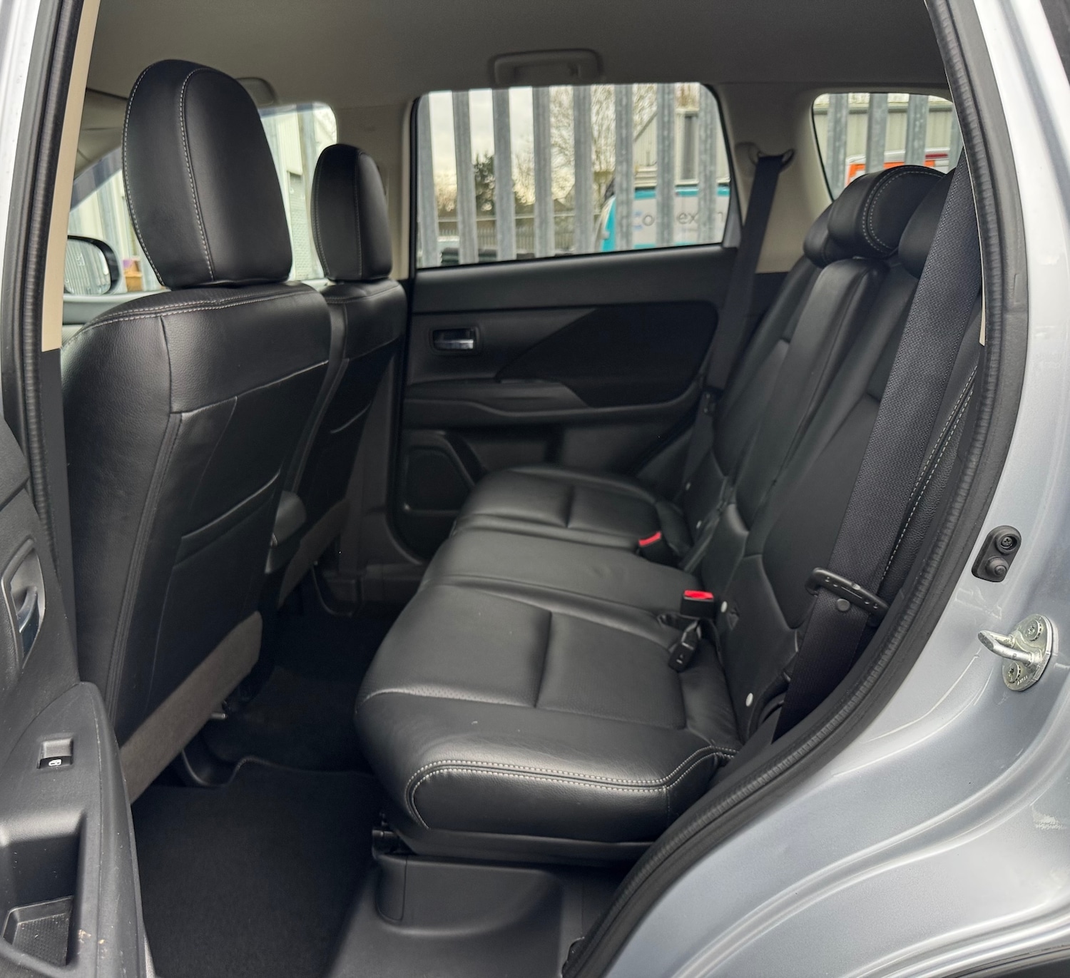 Used Mitsubishi Outlander 2017 for sale - 77505984: Photo 11