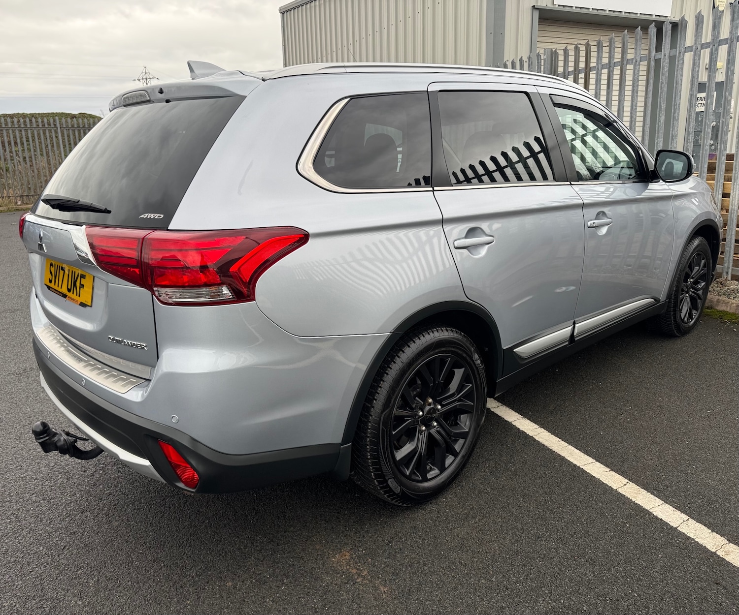 Used Mitsubishi Outlander 2017 for sale - 77505984: Photo 5