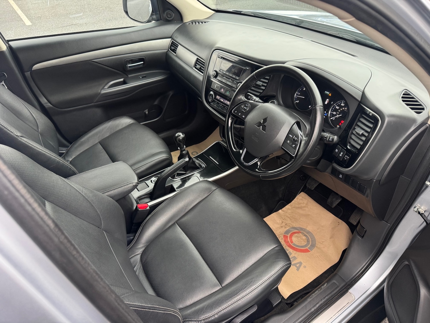 Used Mitsubishi Outlander 2017 for sale - 77505984: Photo 9