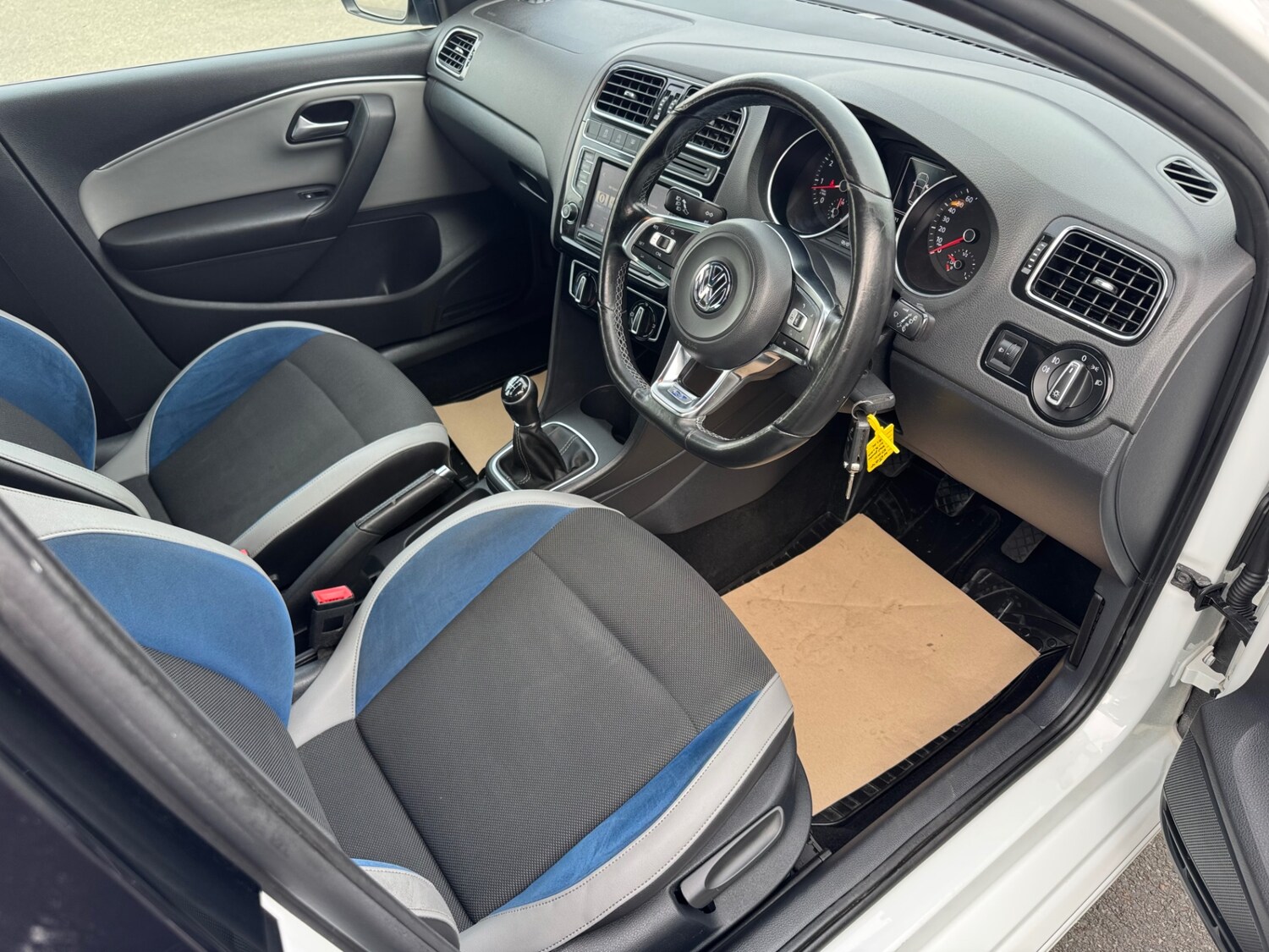 Used Volkswagen Polo 2014 for sale - 77981179: Photo 9