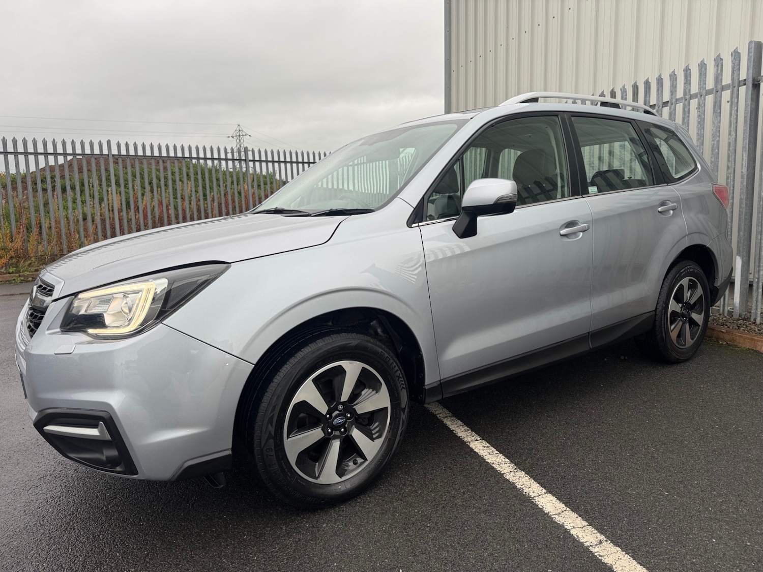 Used Subaru Forester 2017 for sale - 76163843: Photo 2