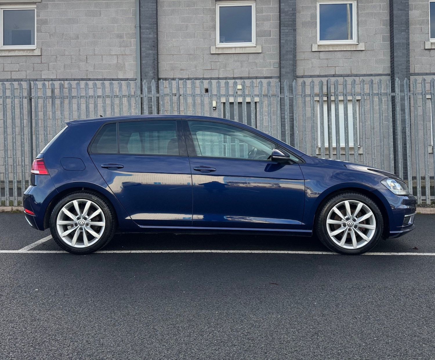 Used Volkswagen Golf 2017 for sale - 77890155: Photo 7