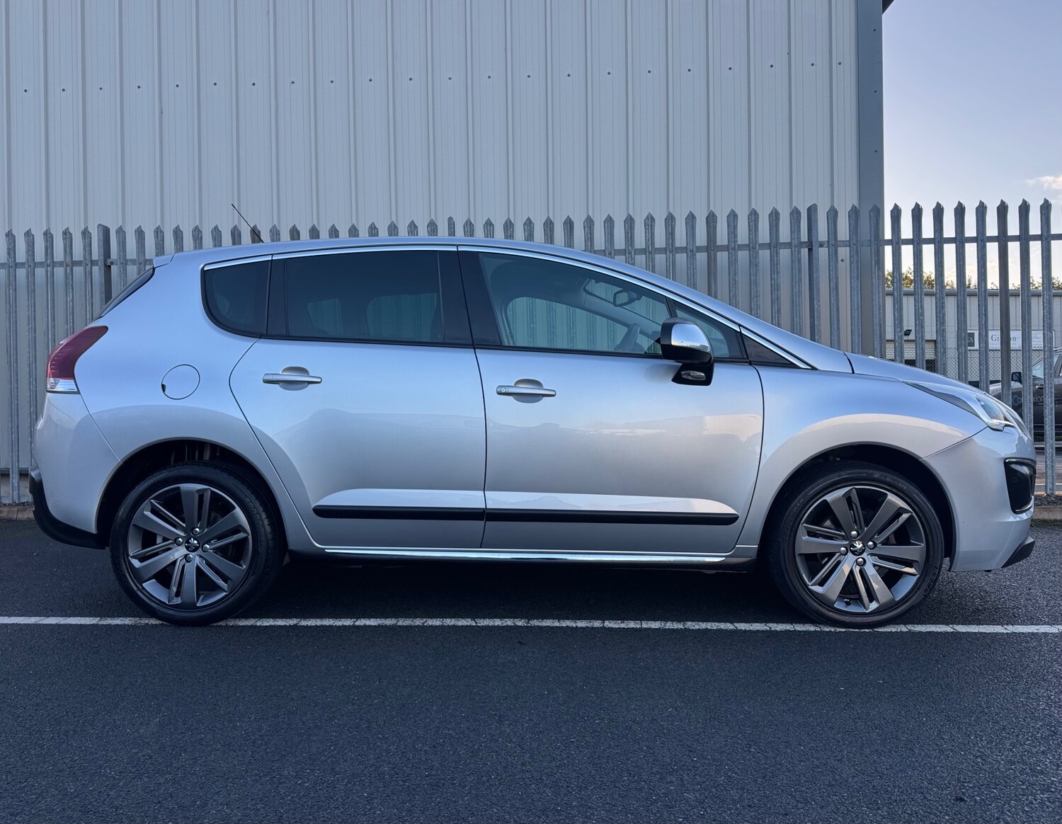 Used Peugeot 3008 2015 for sale - 76347086: Photo 7