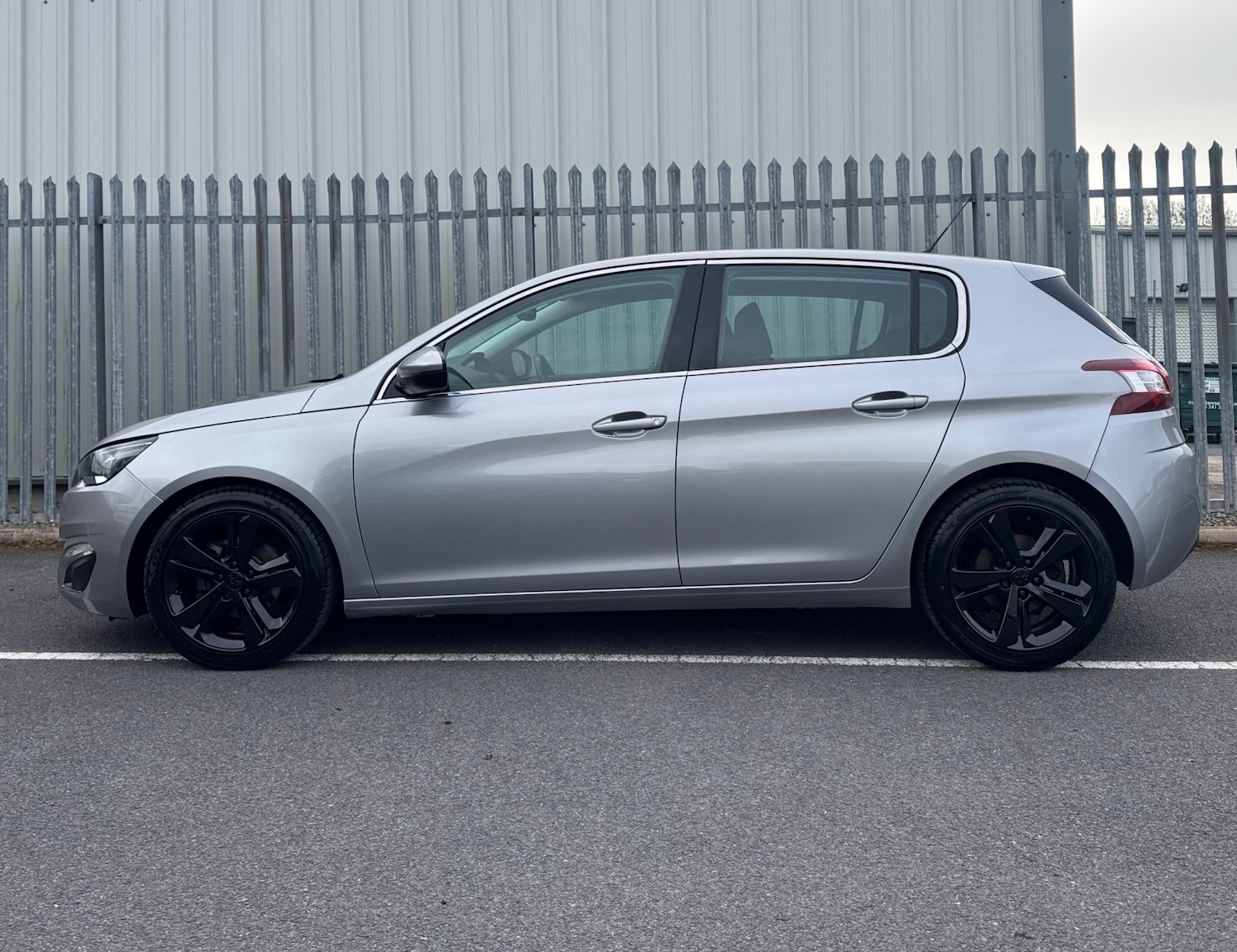 Used Peugeot 308 2014 for sale - 78134813: Photo 8