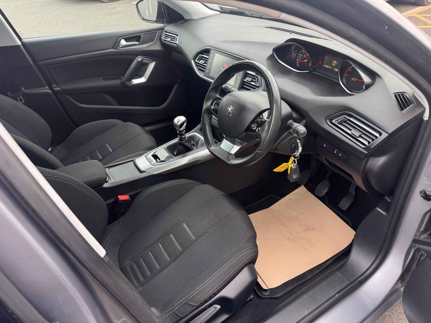 Used Peugeot 308 2014 for sale - 78134813: Photo 9