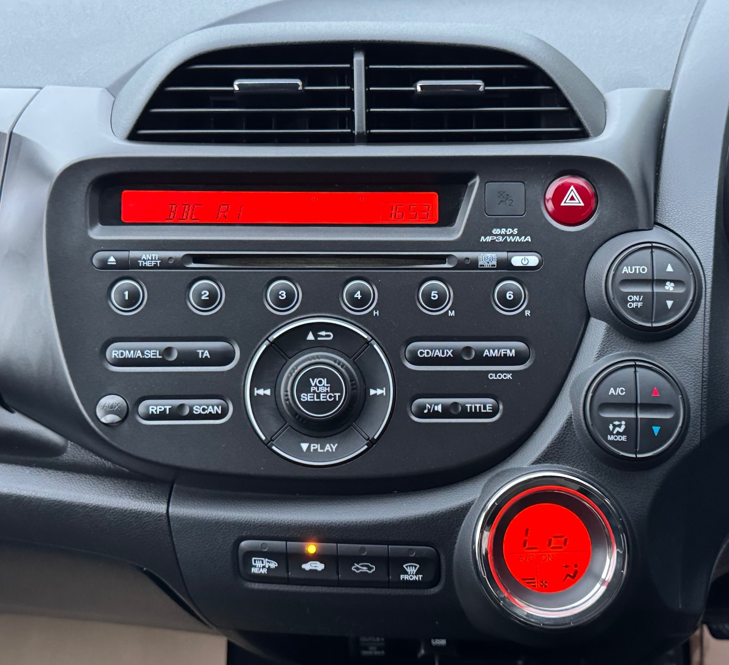 Used Honda Jazz 2015 for sale - 76536364: Photo 15