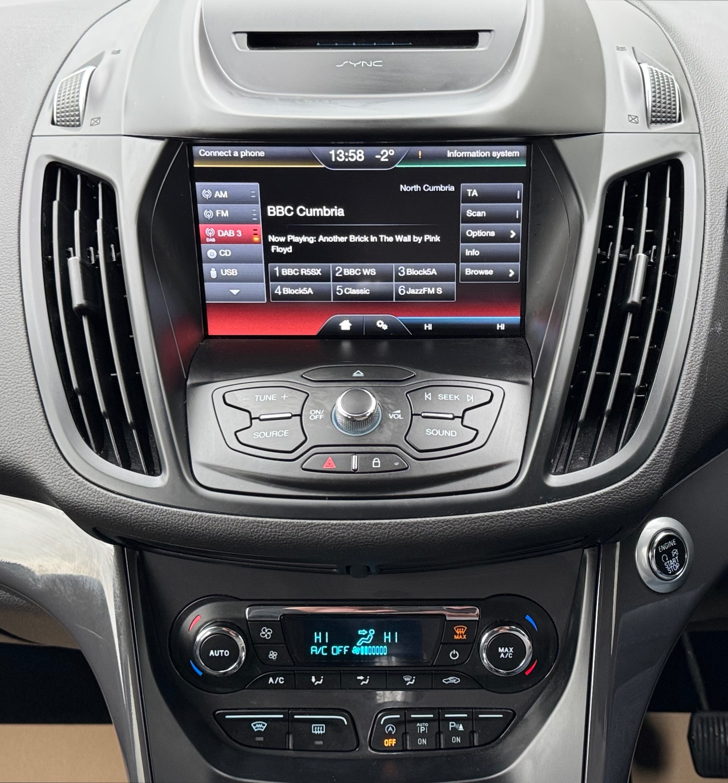 Used Ford Kuga 2016 for sale - 76686916: Photo 15