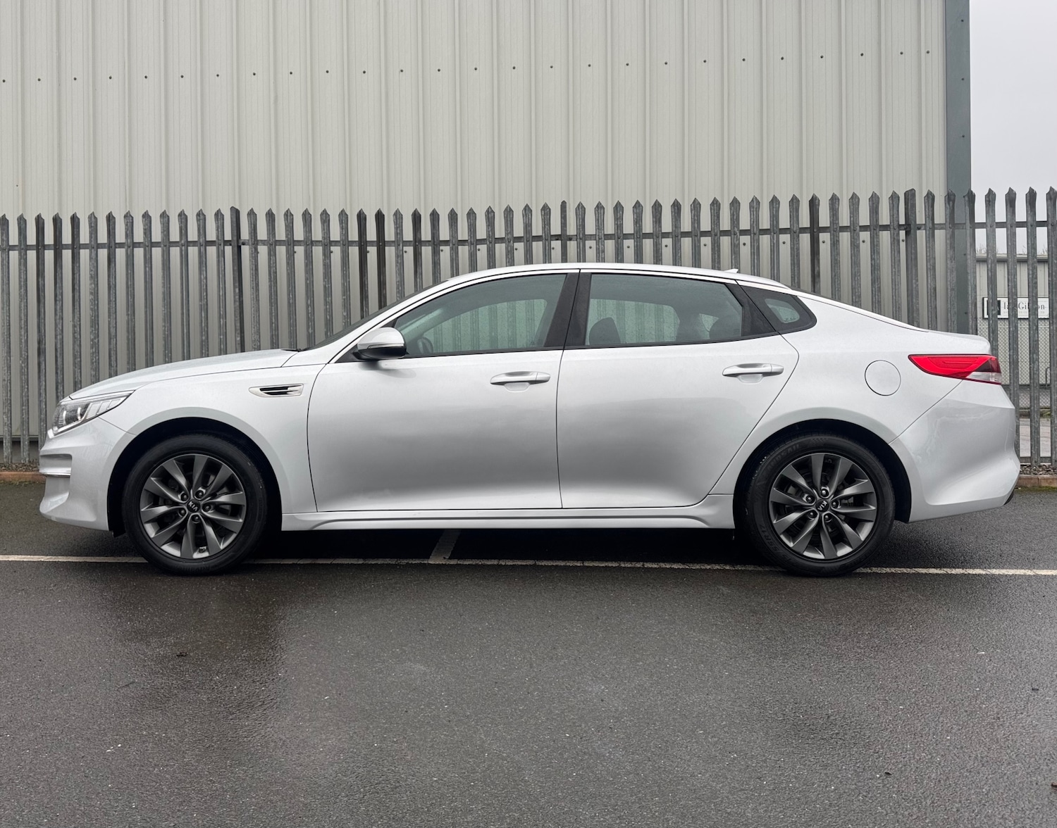 Used Kia Optima 2017 for sale - 77118156: Photo 8