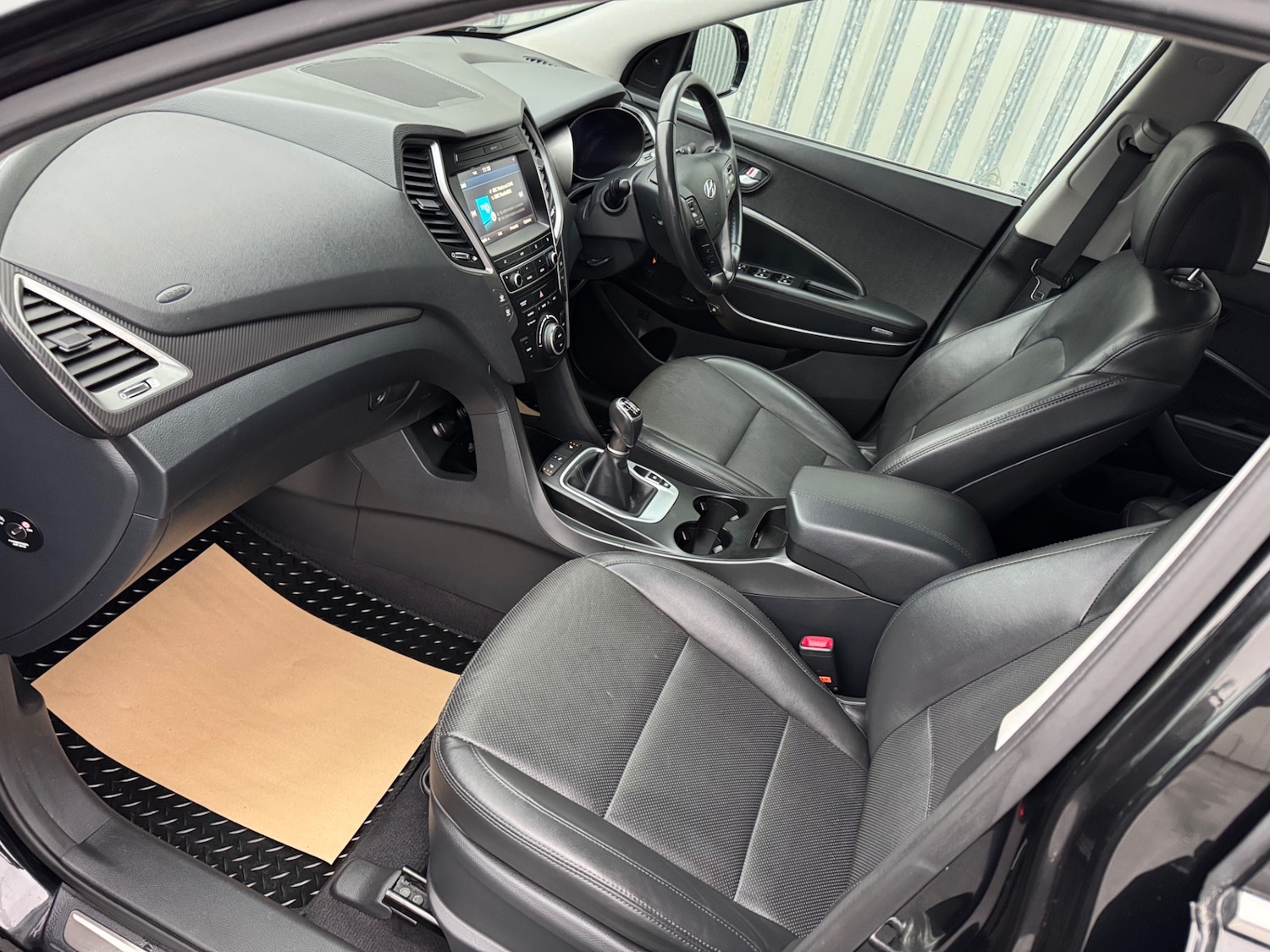 Used Hyundai Santa Fe 2017 for sale - 77165108: Photo 10