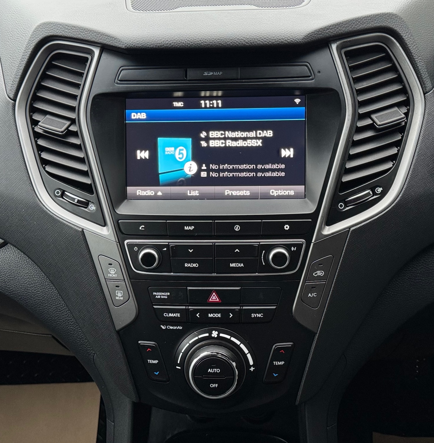 Used Hyundai Santa Fe 2017 for sale - 77165108: Photo 15