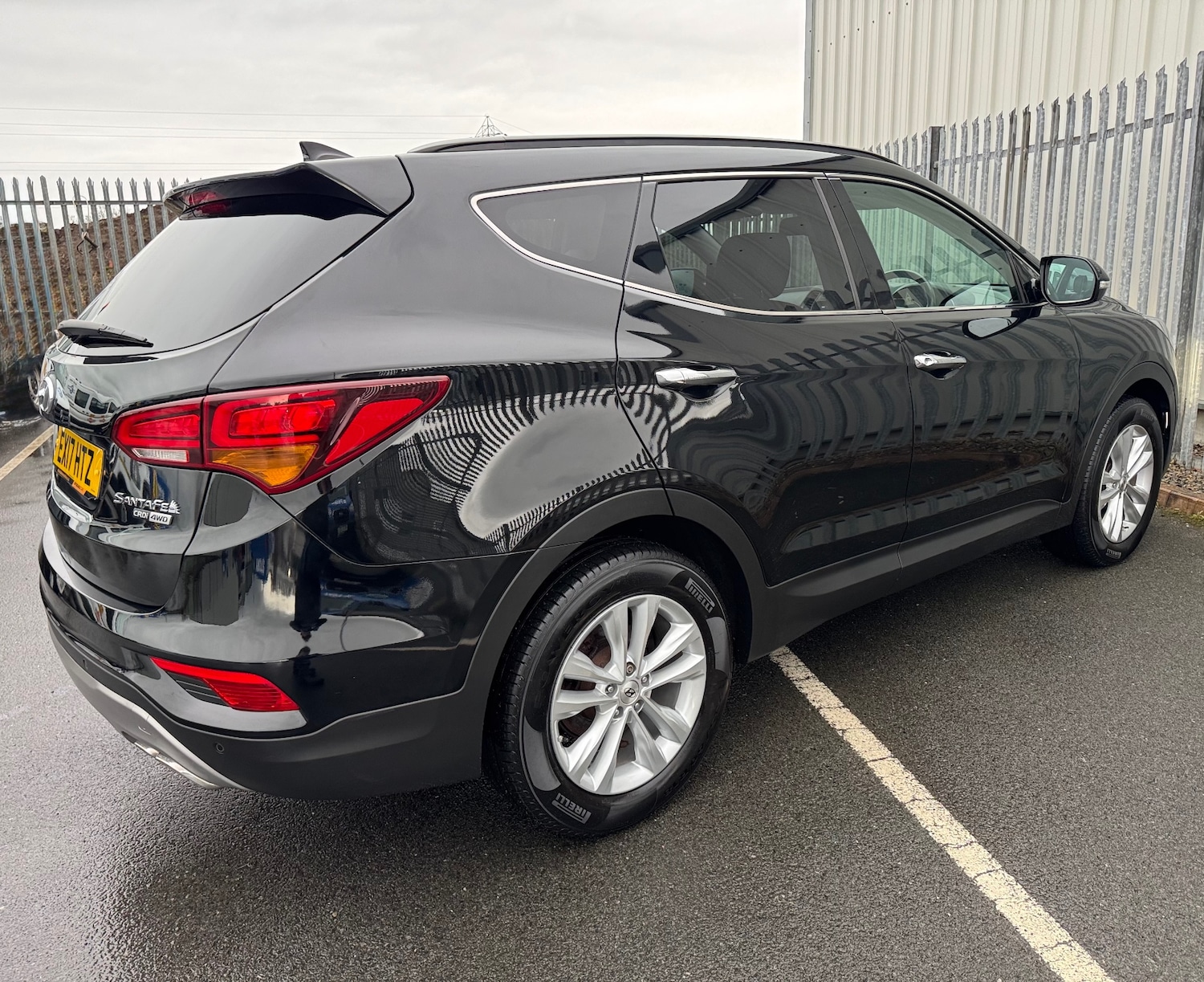 Used Hyundai Santa Fe 2017 for sale - 77165108: Photo 5