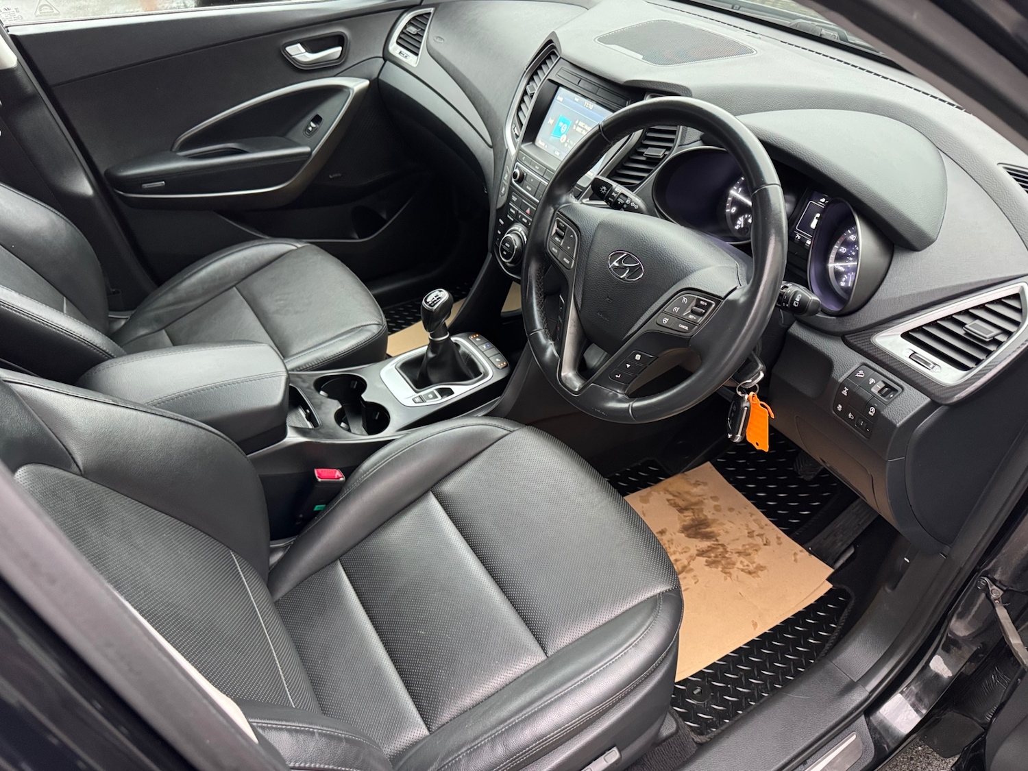 Used Hyundai Santa Fe 2017 for sale - 77165108: Photo 9