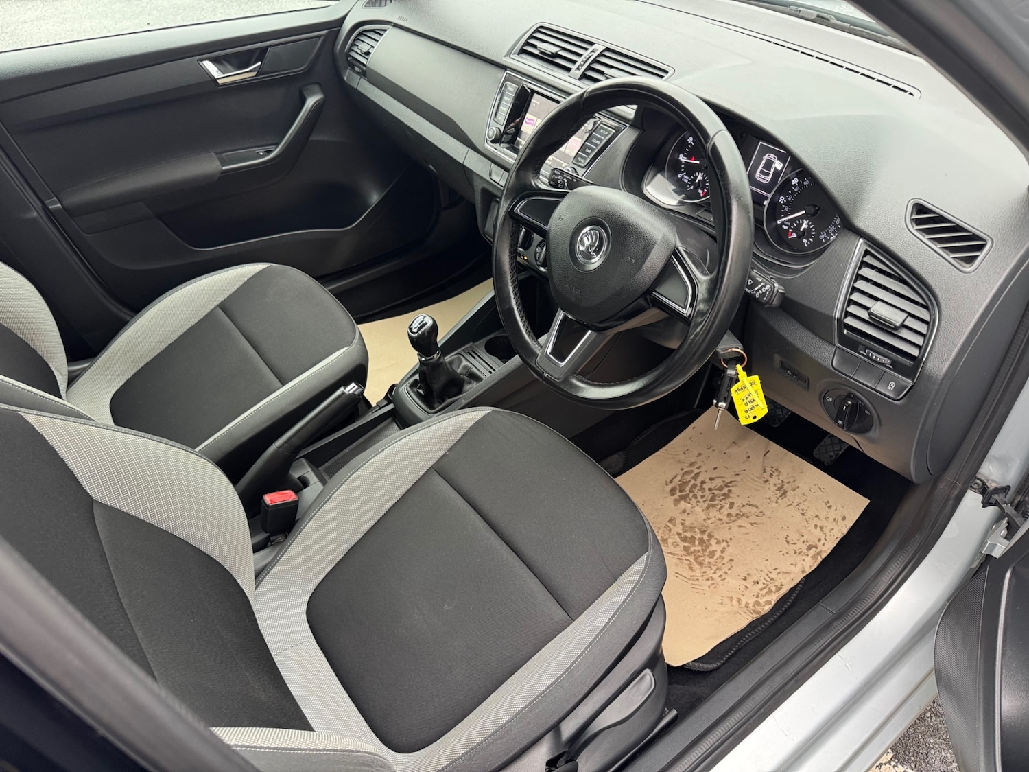 Used Skoda Fabia 2015 for sale - 76197429: Photo 9