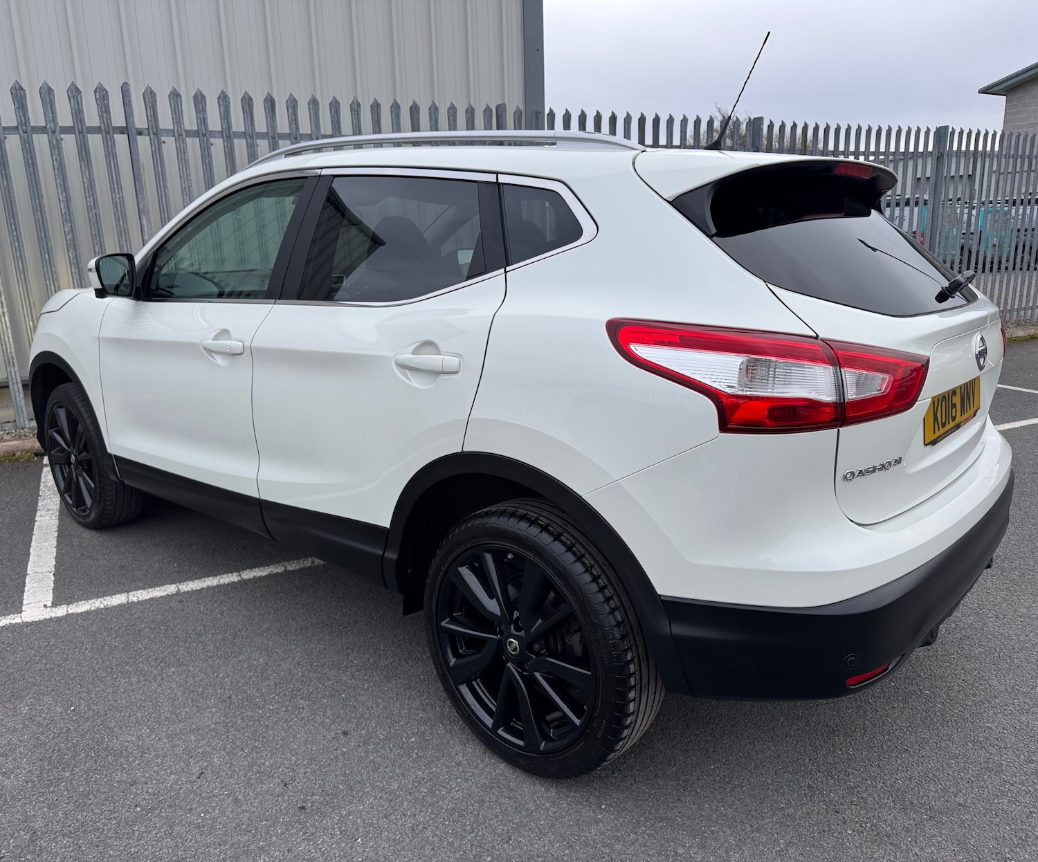 Used Nissan Qashqai 2016 for sale - 77595533: Photo 4