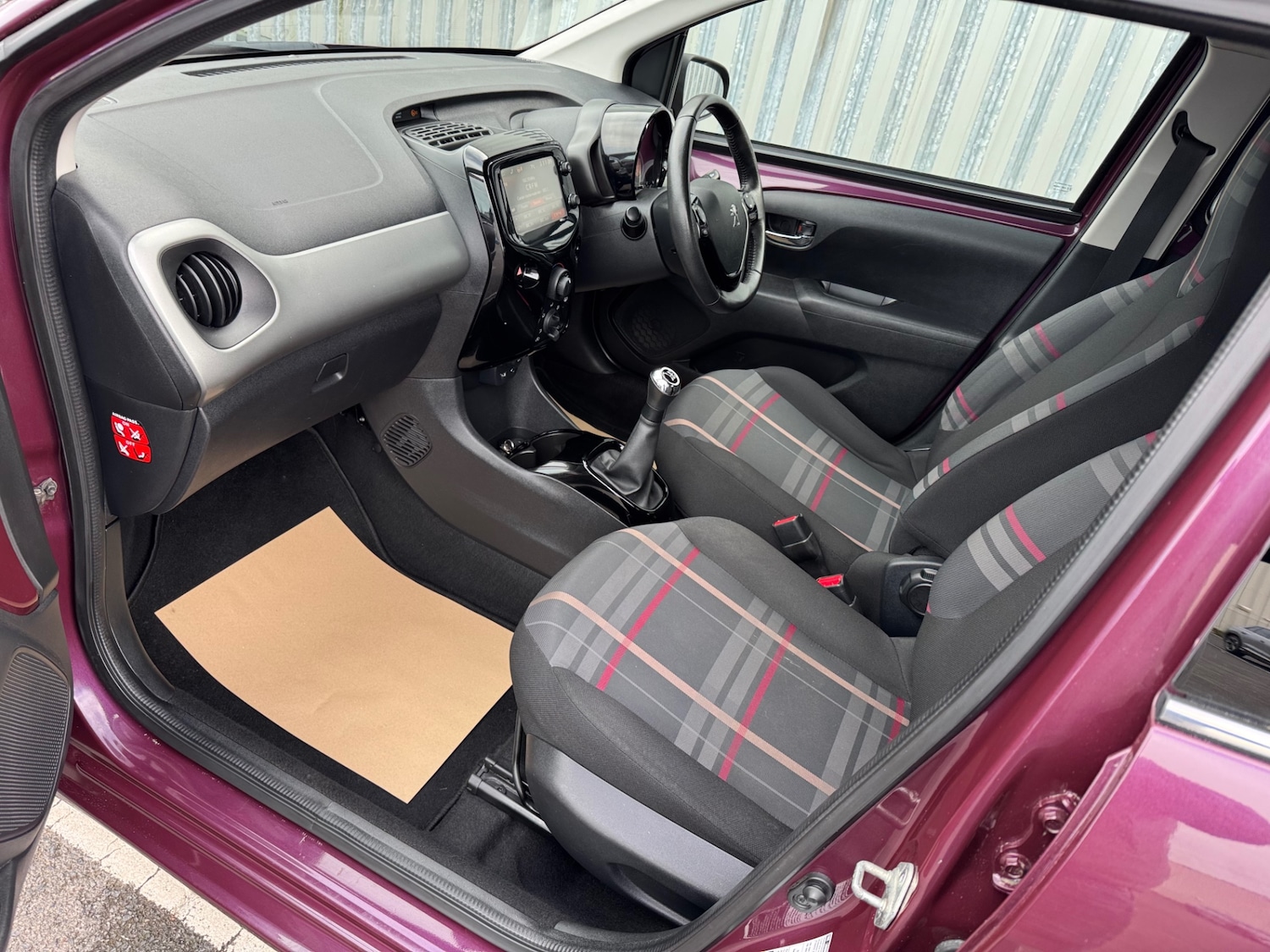 Used Peugeot 108 2015 for sale - 76583184: Photo 10